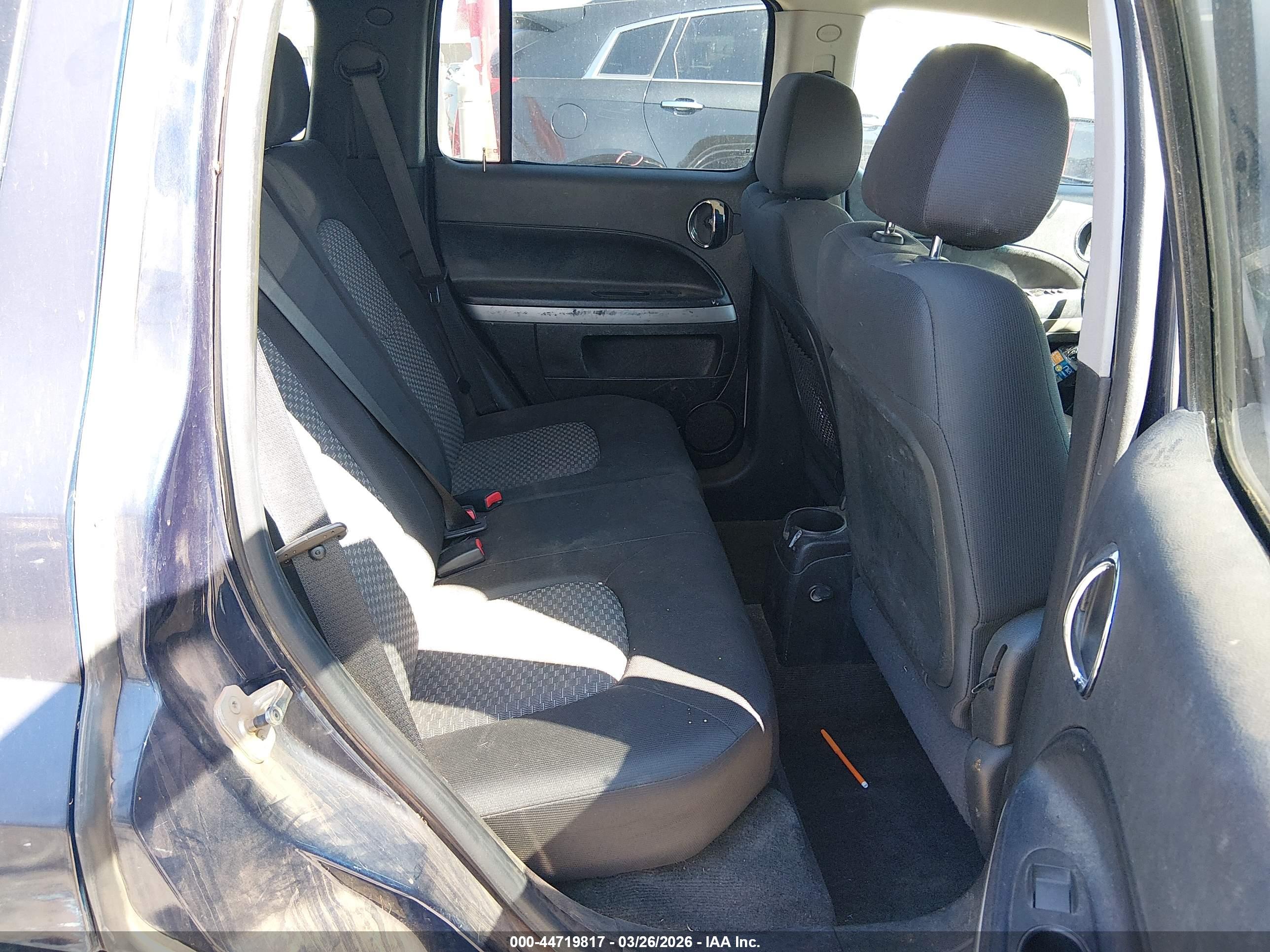 CHEVROLET HHR image 8