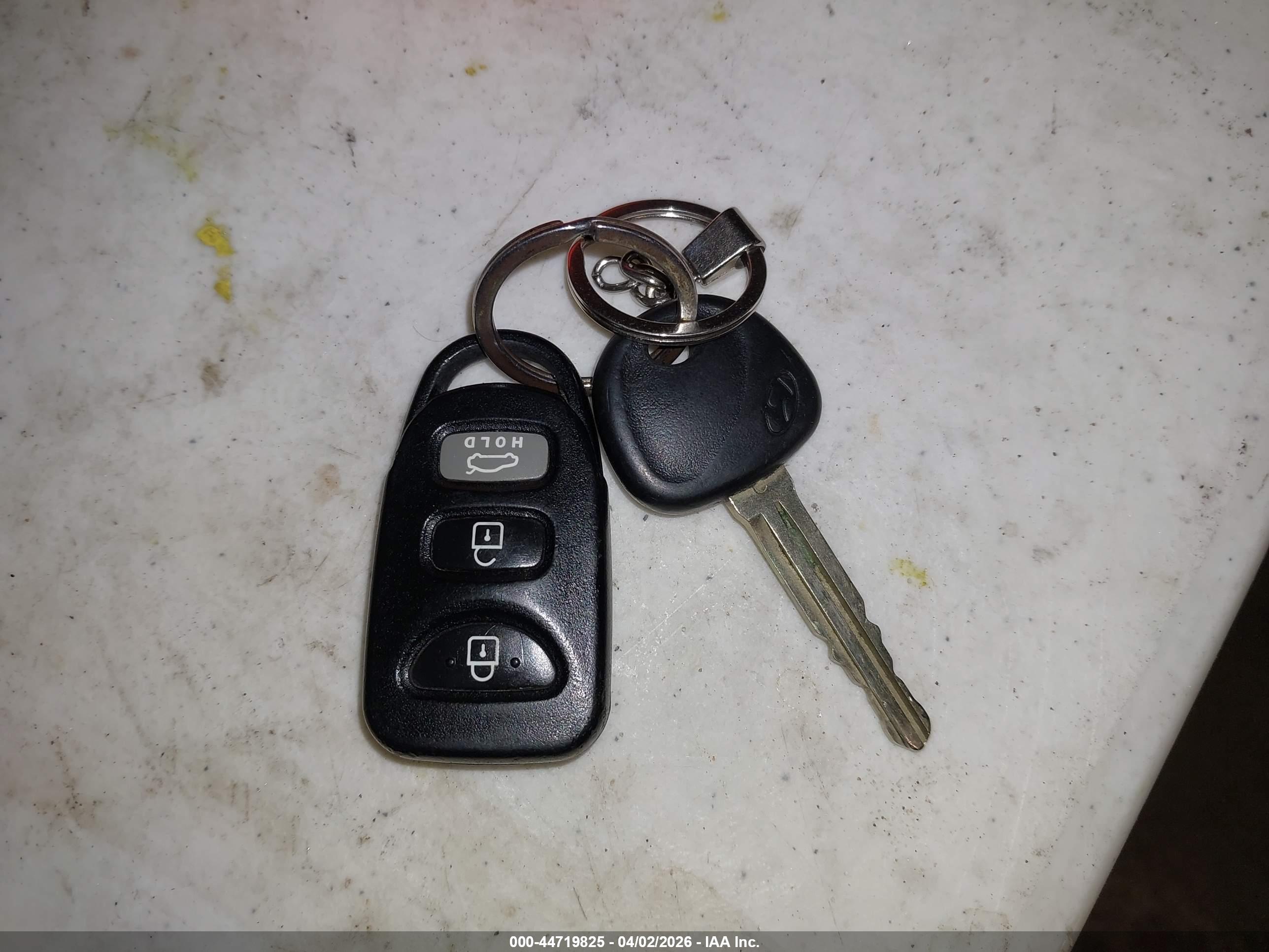 HYUNDAI ELANTRA image 11