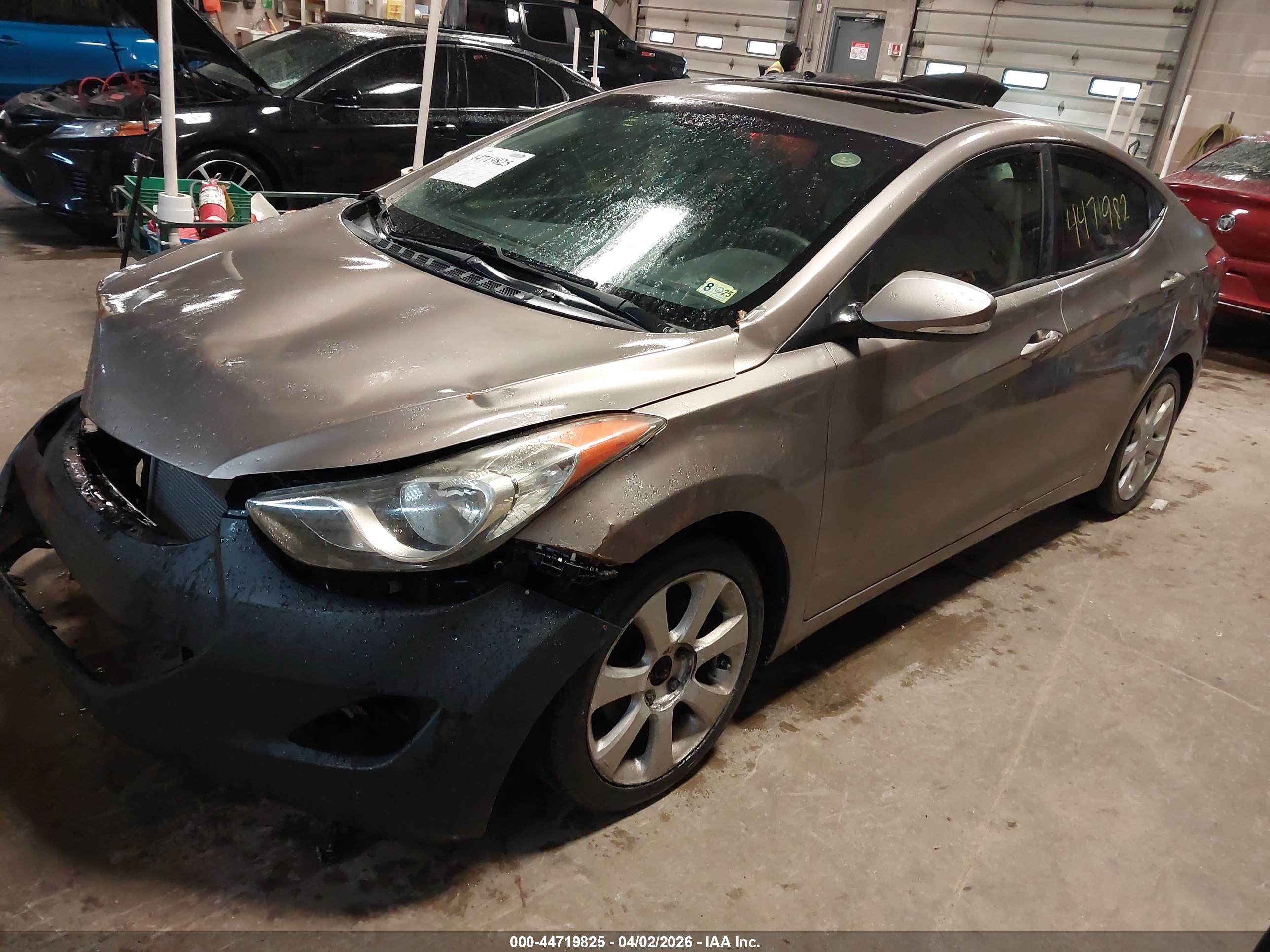HYUNDAI ELANTRA image 2