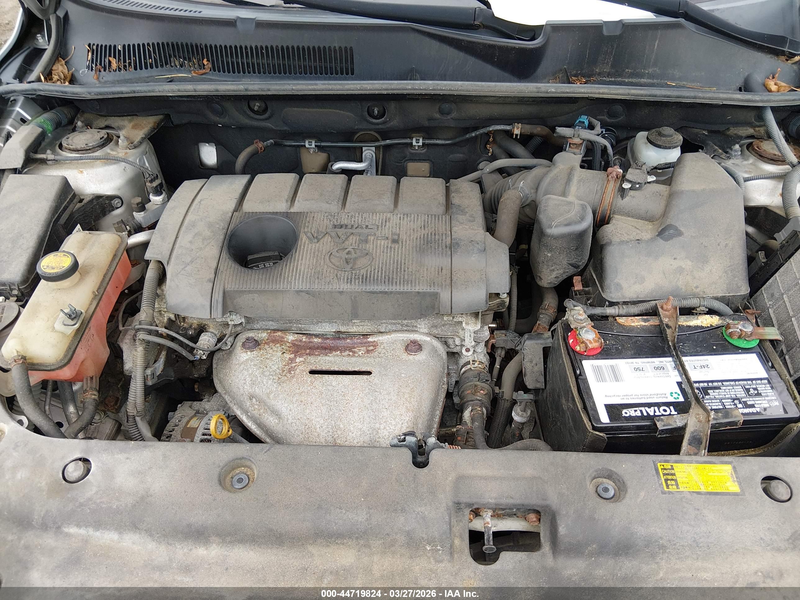 TOYOTA RAV4 image 10