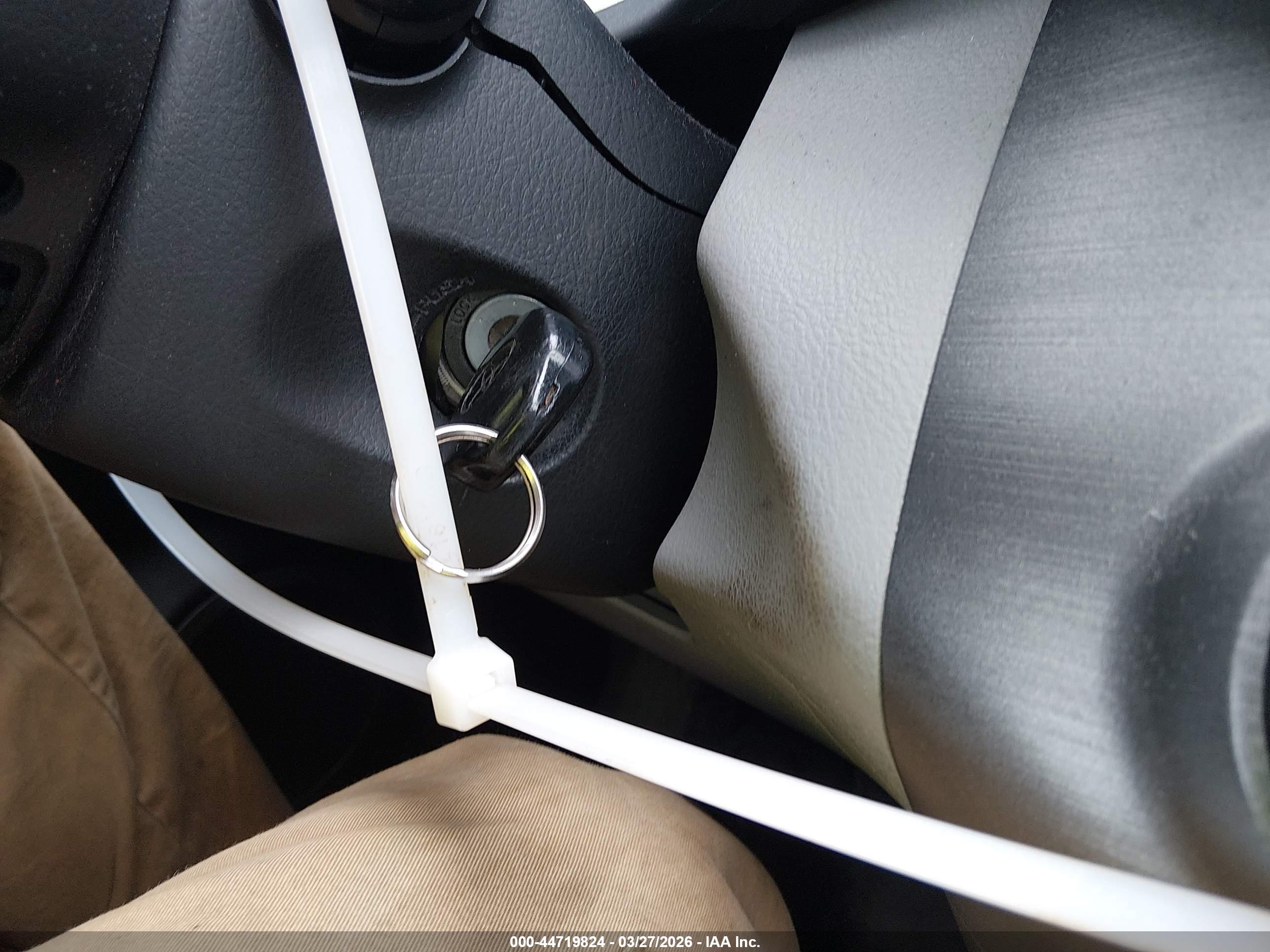 TOYOTA RAV4 image 11
