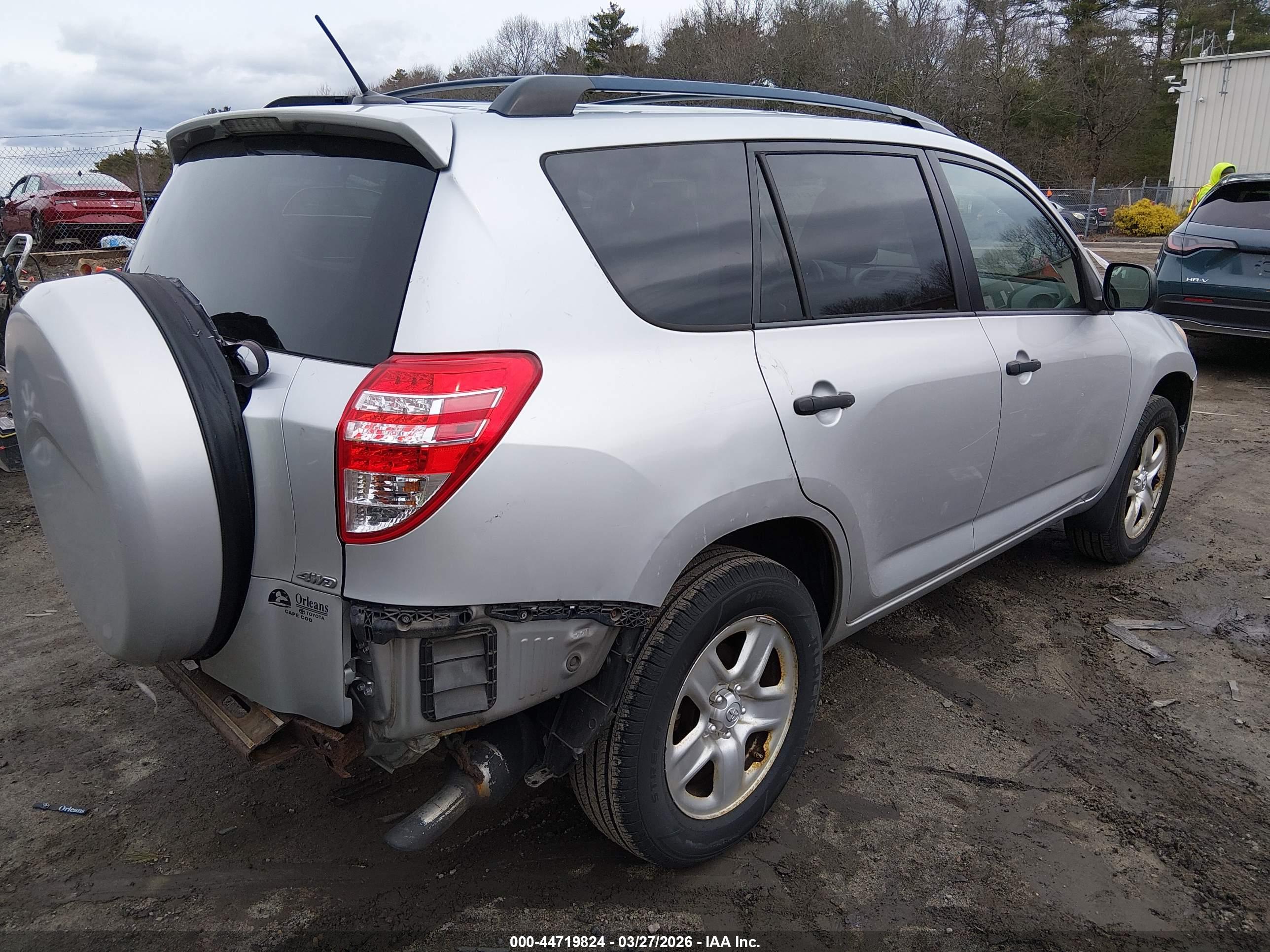 TOYOTA RAV4 image 4