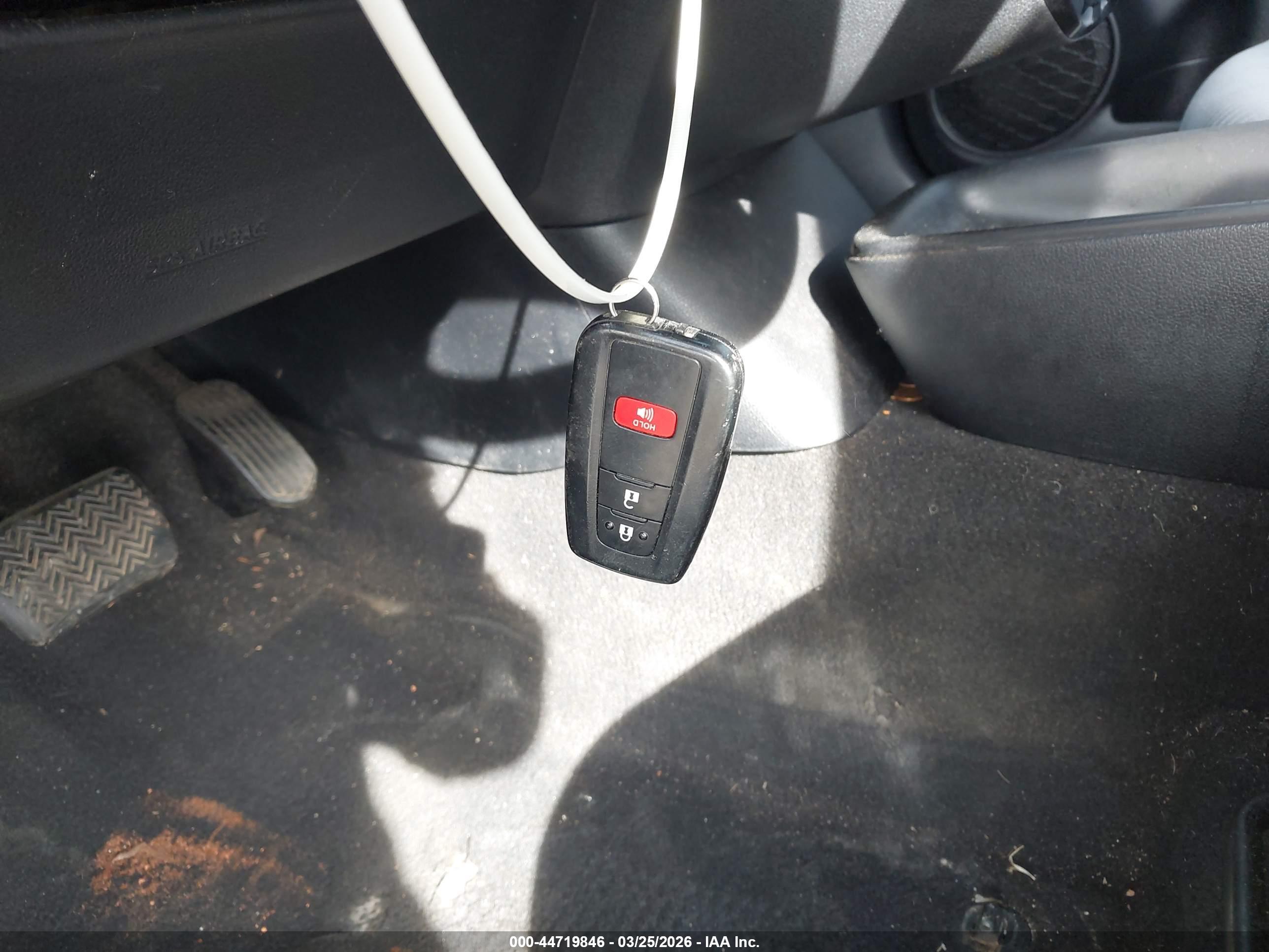 TOYOTA PRIUS image 11