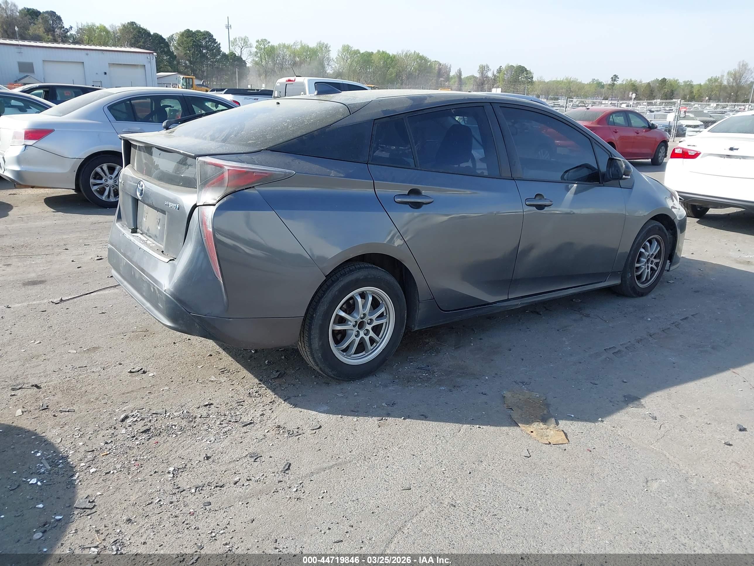 TOYOTA PRIUS image 4
