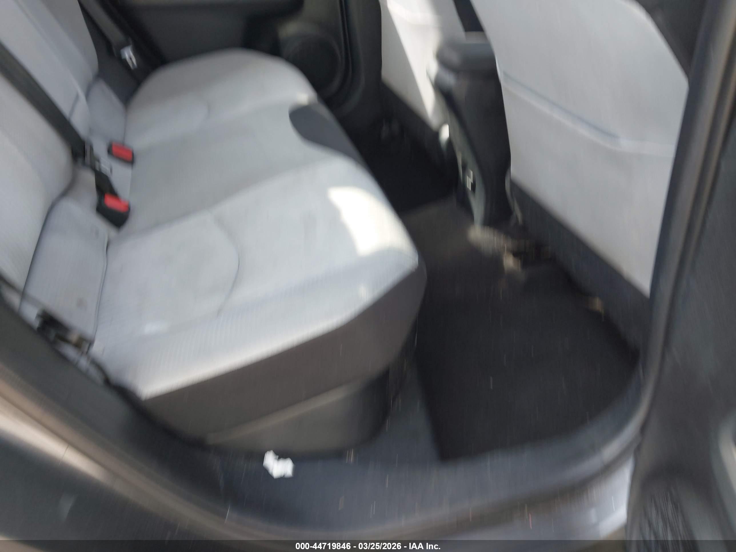 TOYOTA PRIUS image 8