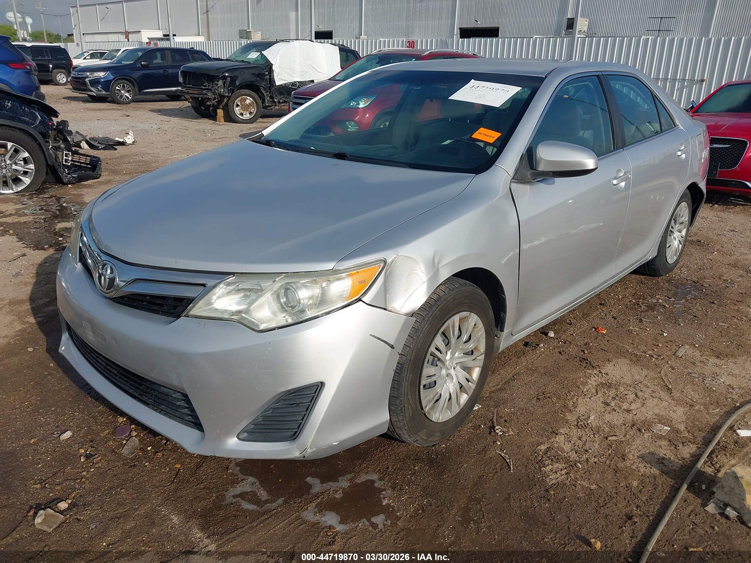 TOYOTA CAMRY image 2