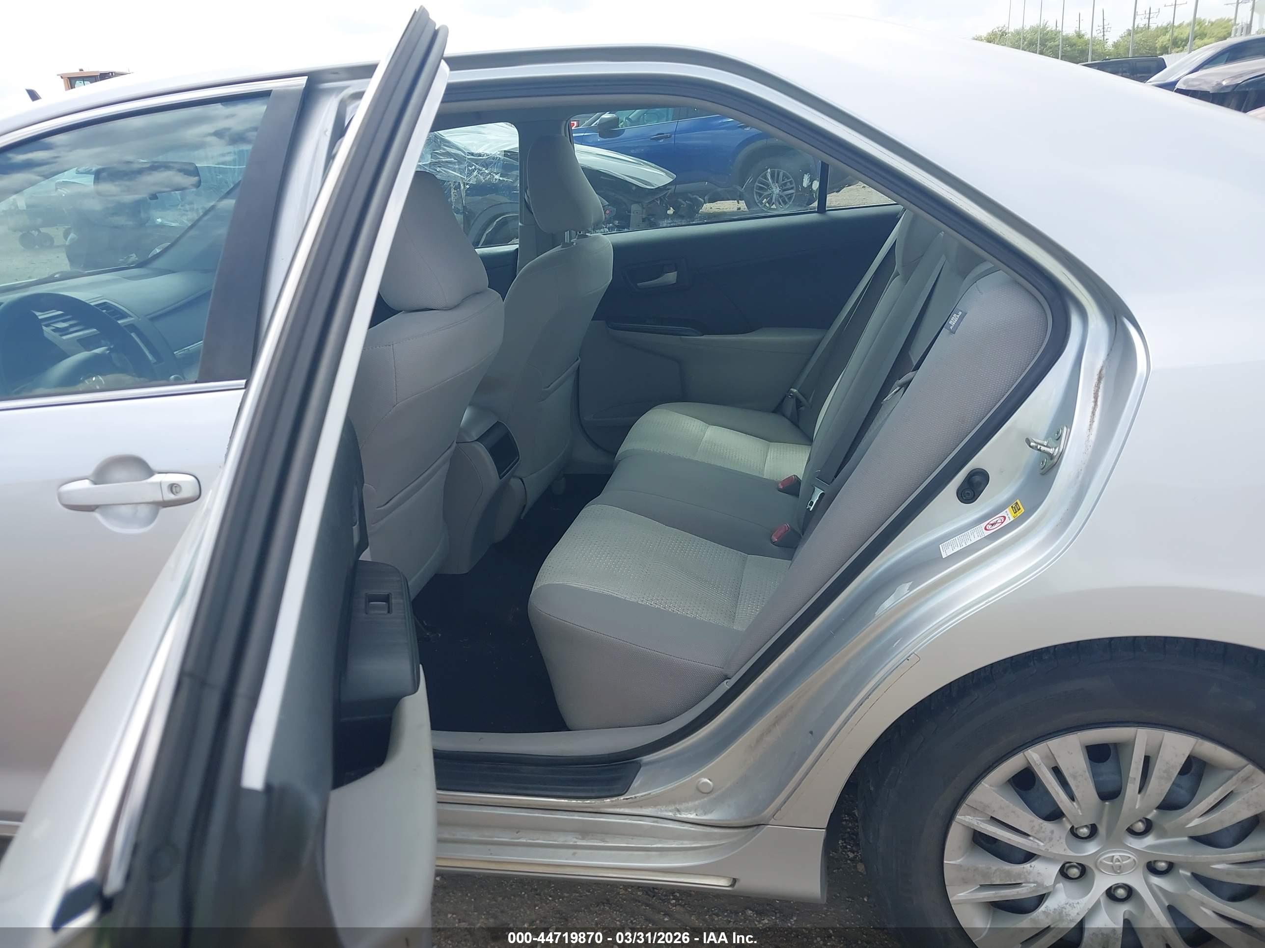 TOYOTA CAMRY image 8