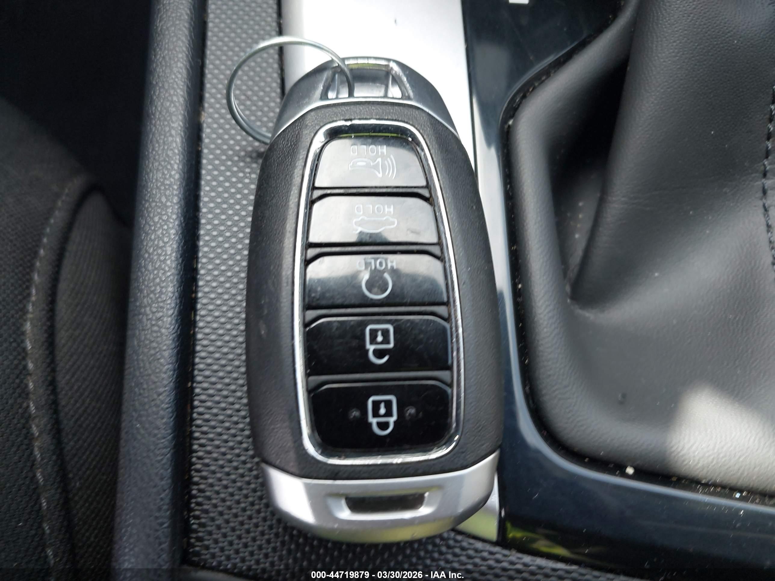HYUNDAI ELANTRA image 11