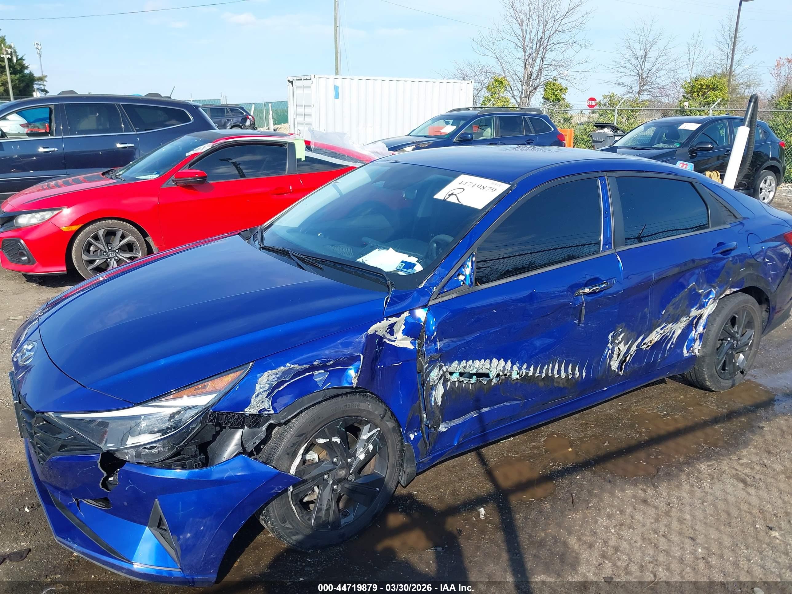 HYUNDAI ELANTRA image 6
