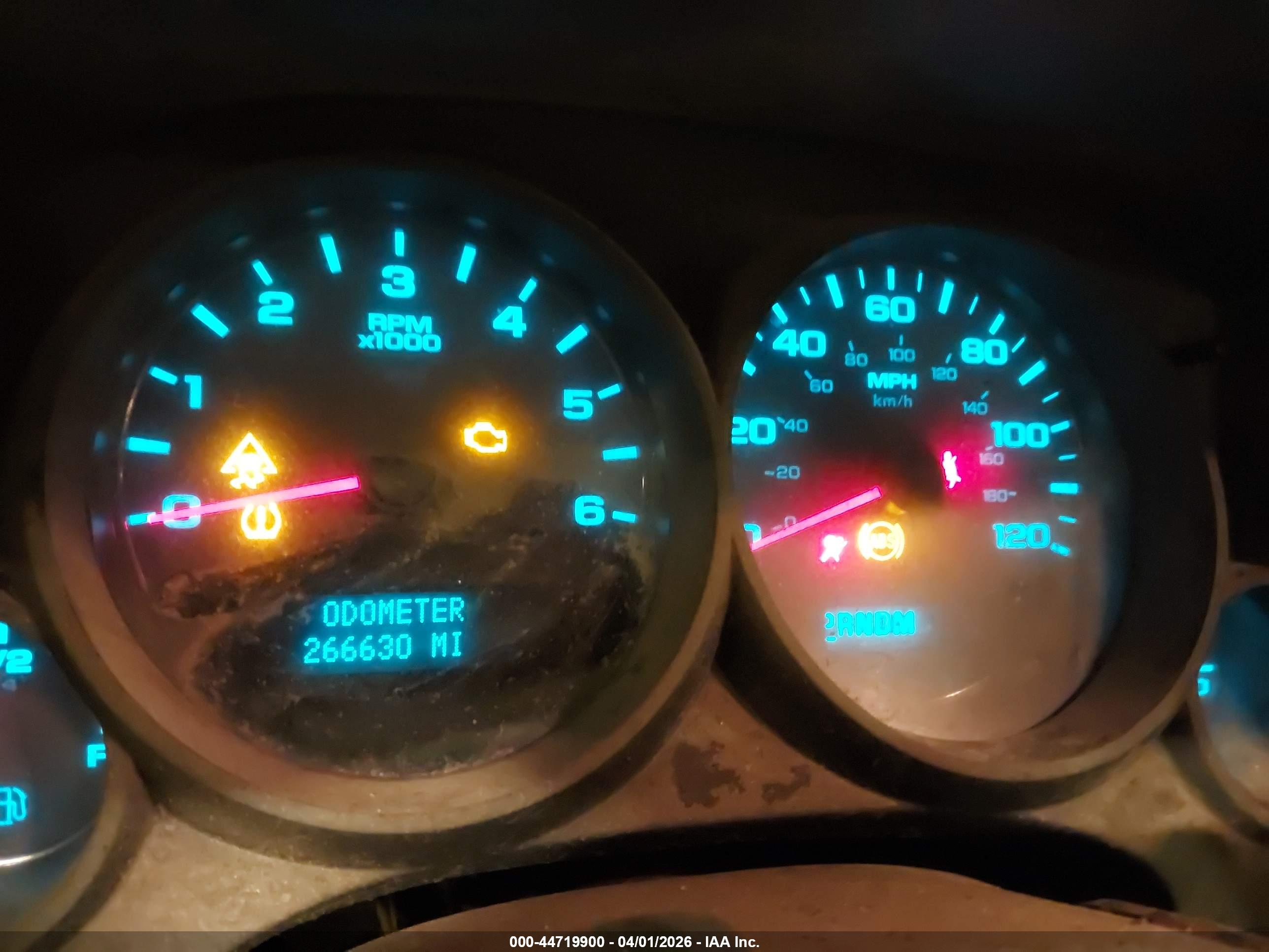 CHEVROLET SILVERADO image 7