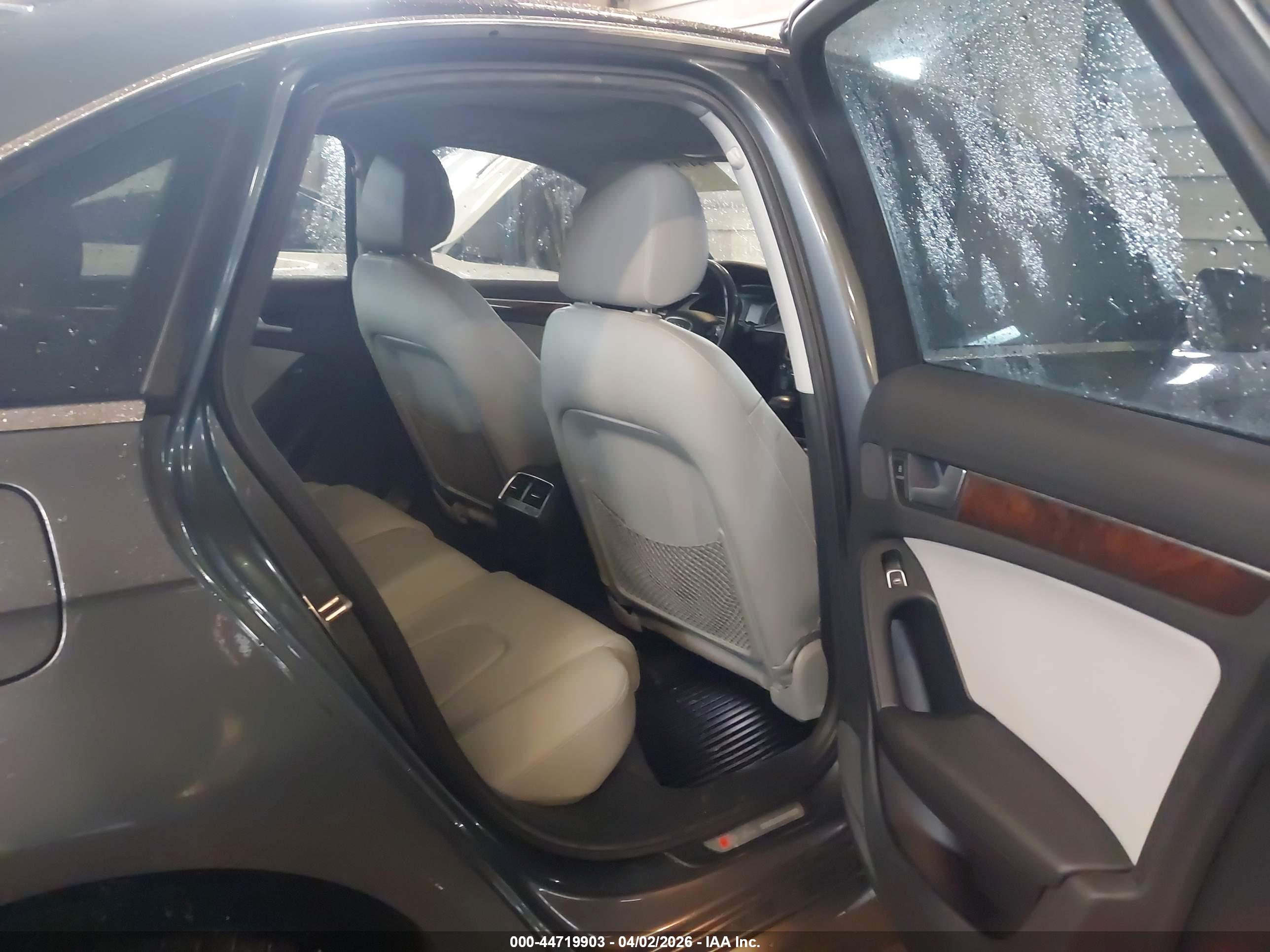 AUDI A4 image 8