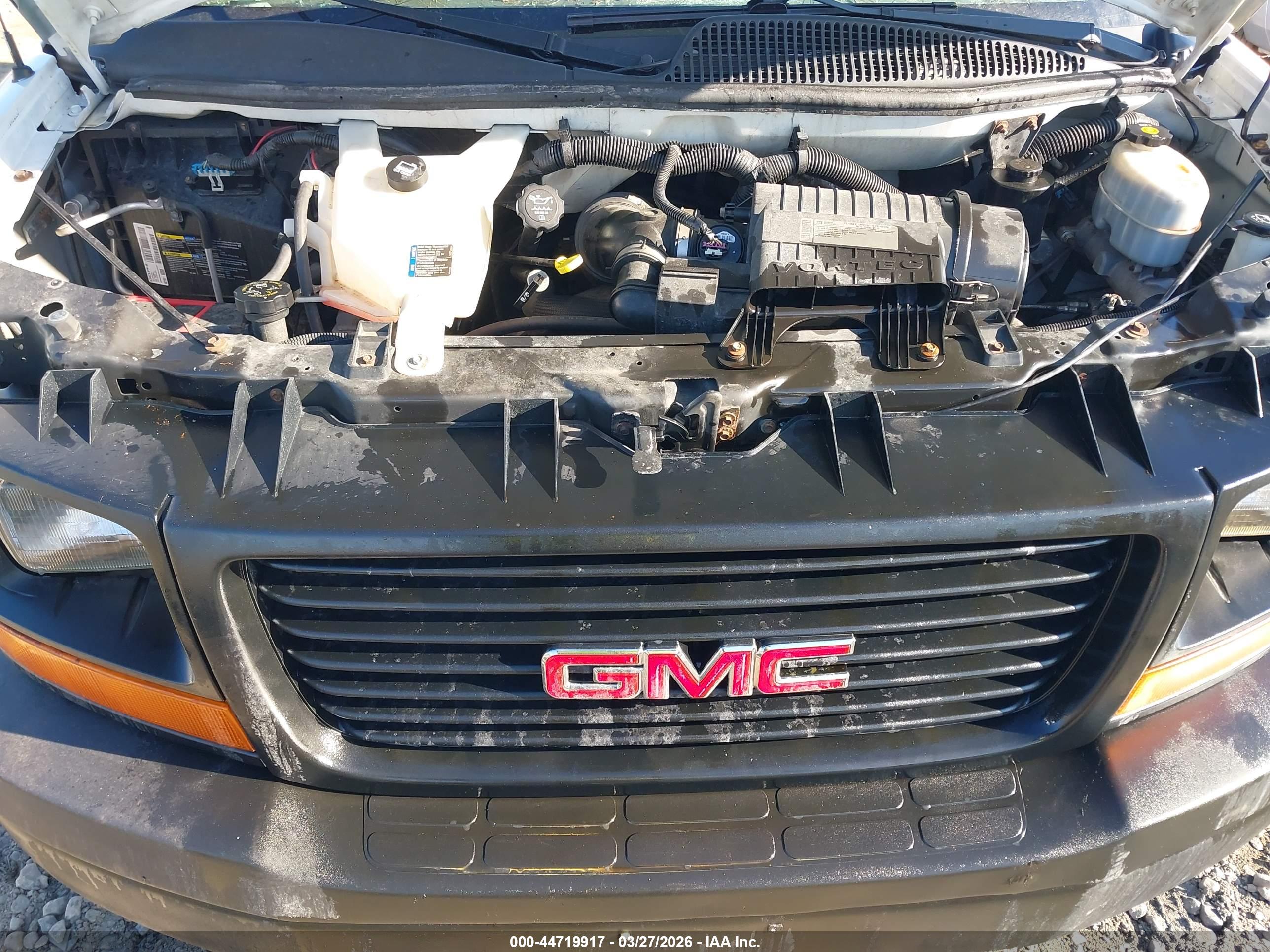 GMC SAVANA image 10