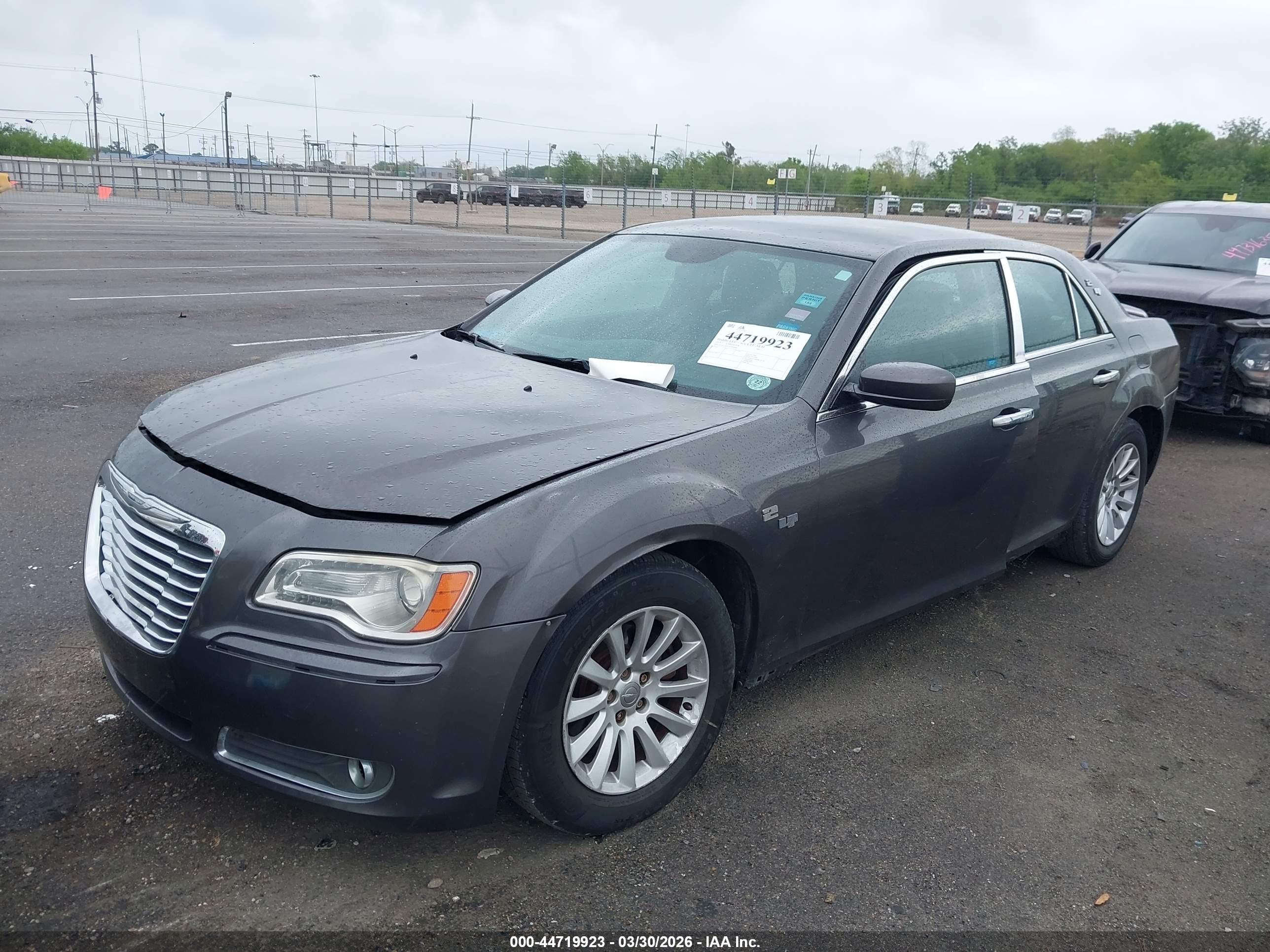 CHRYSLER 300 image 2