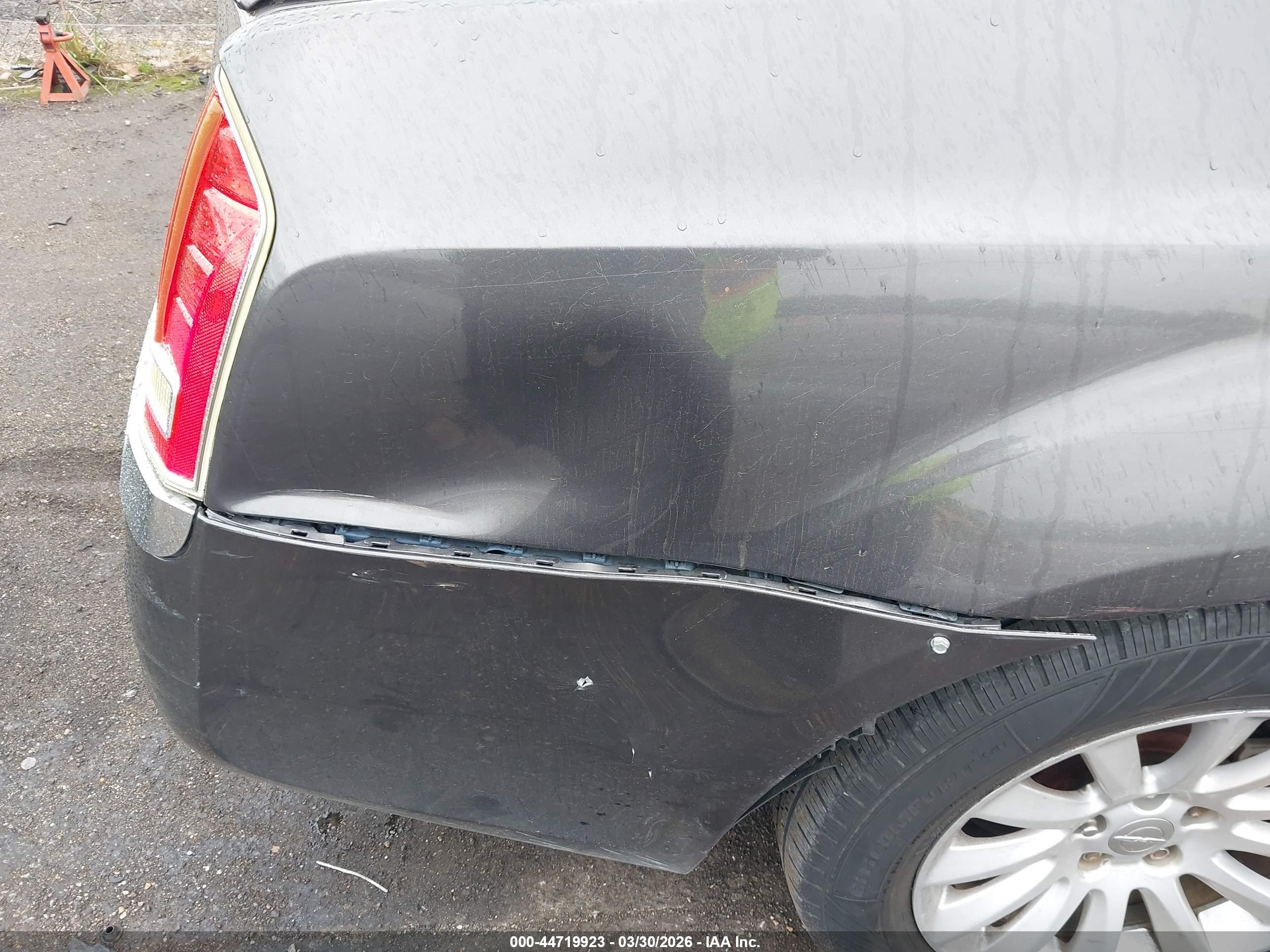 CHRYSLER 300 image 6