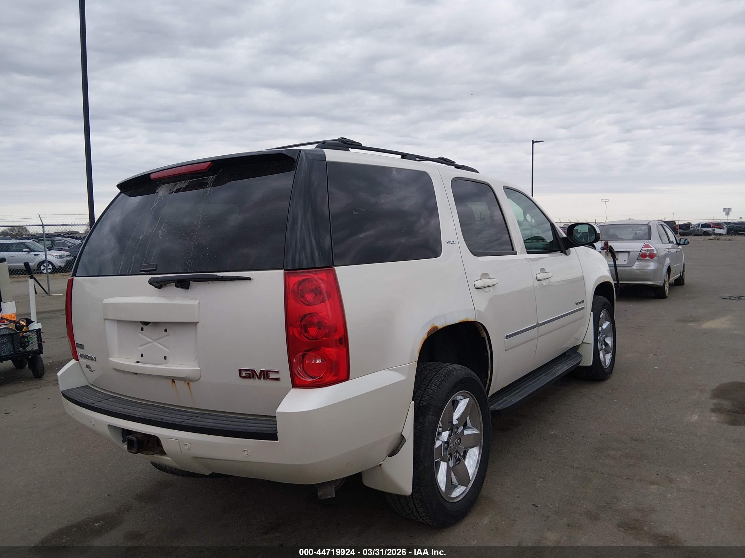 GMC YUKON image 4