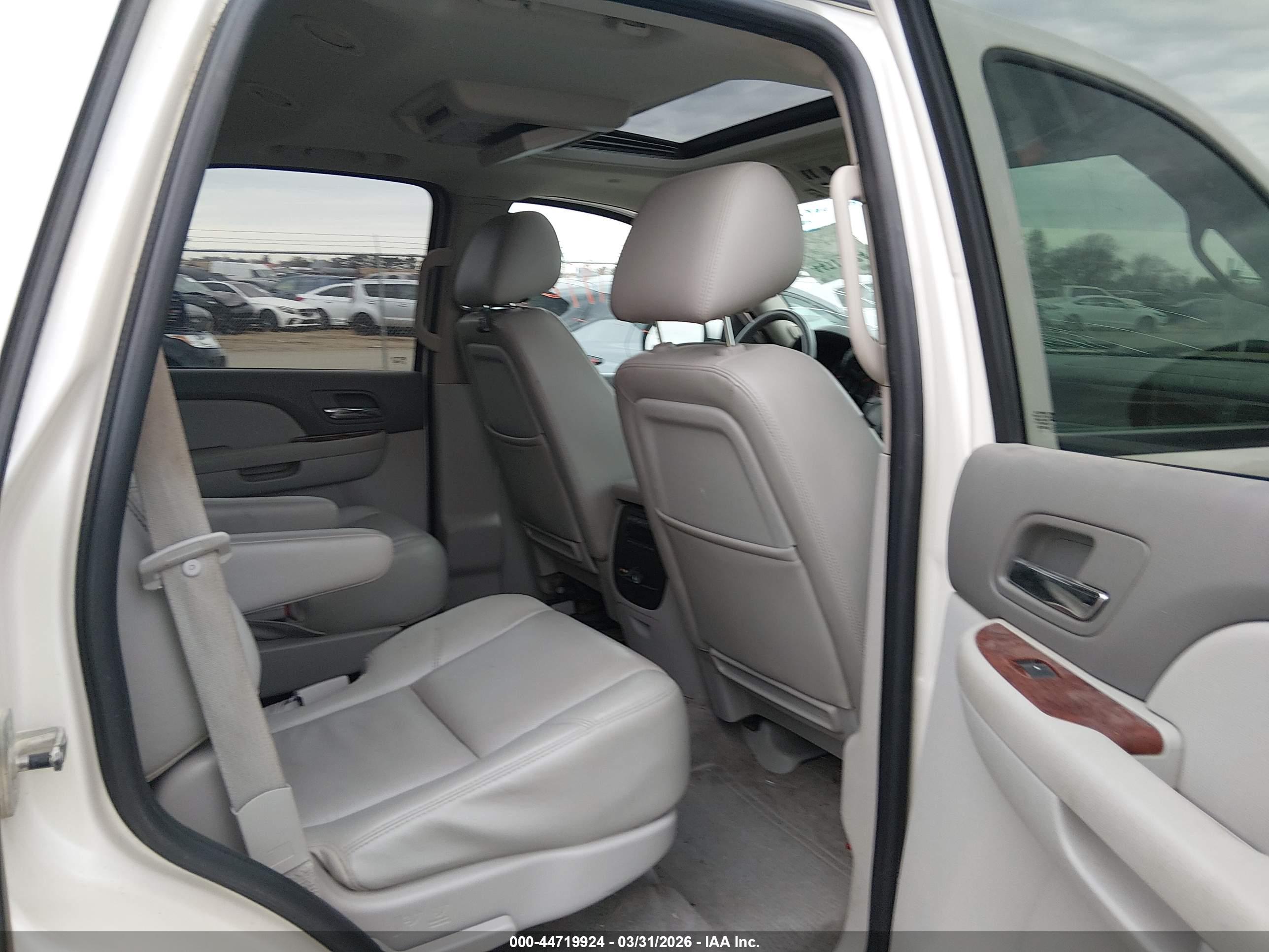 GMC YUKON image 8
