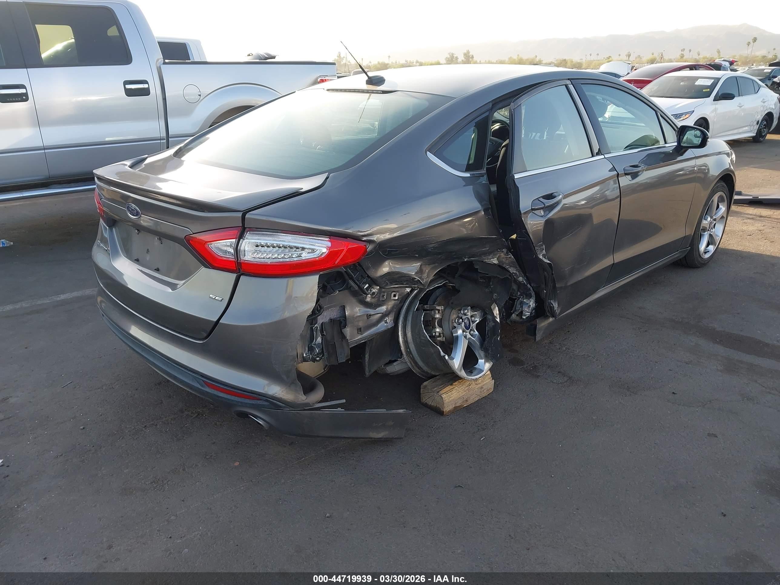 FORD FUSION image 6