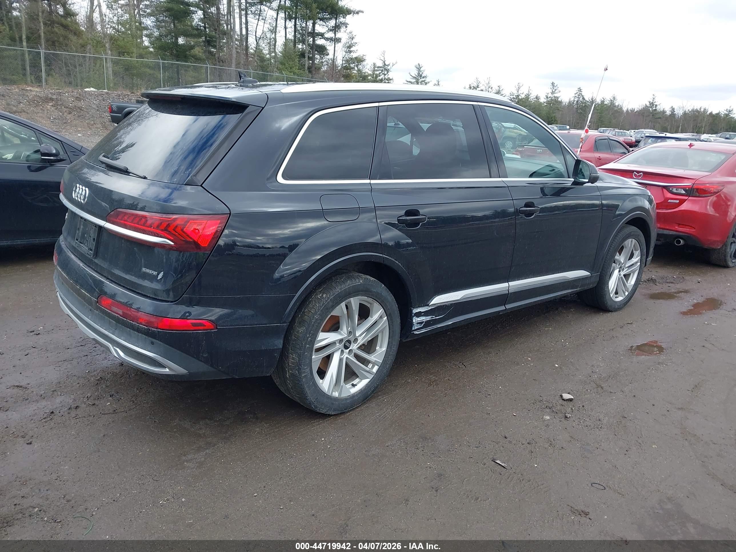 AUDI Q7 image 4