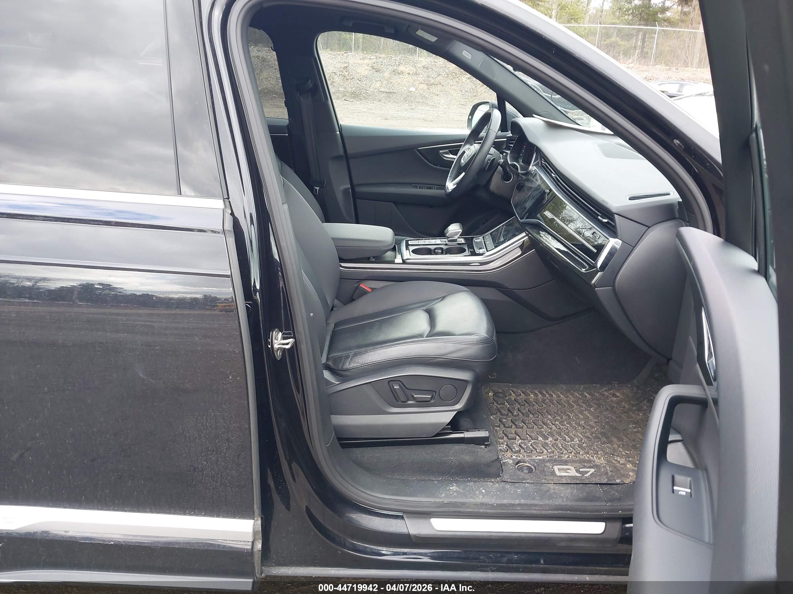 AUDI Q7 image 5