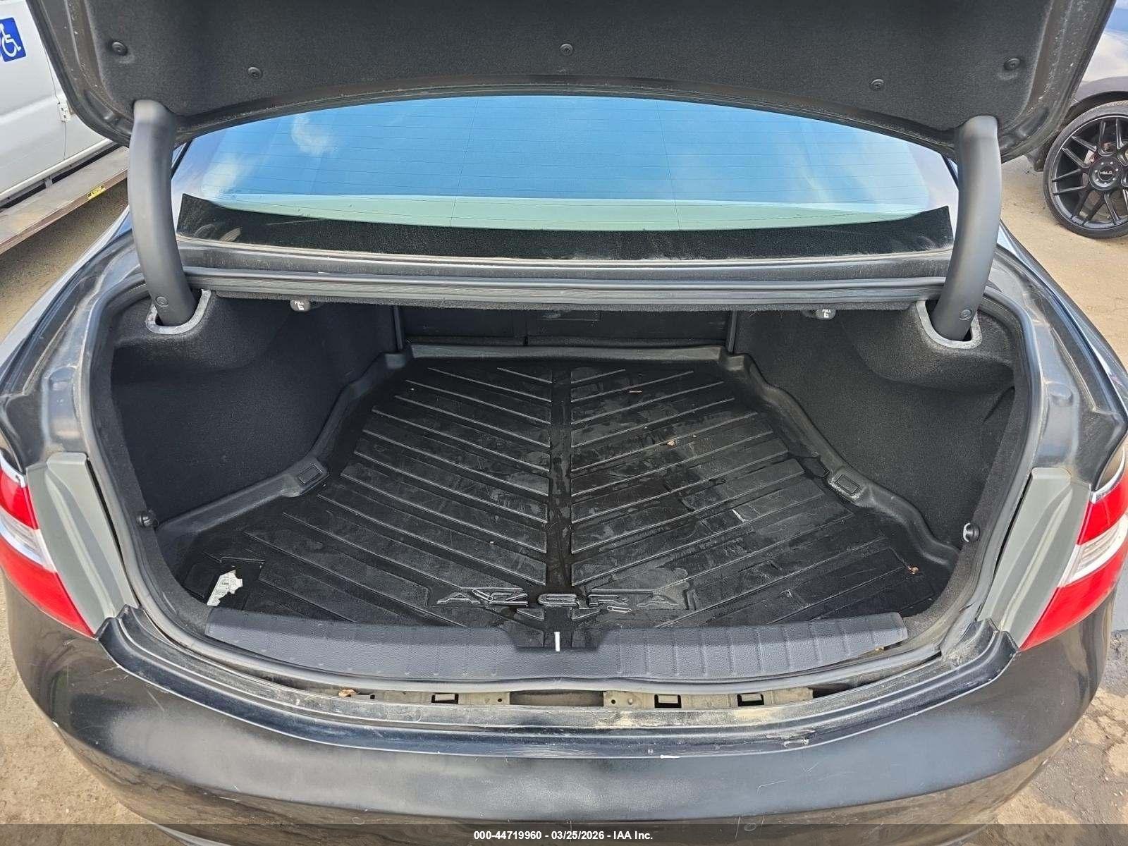 HYUNDAI AZERA image 11