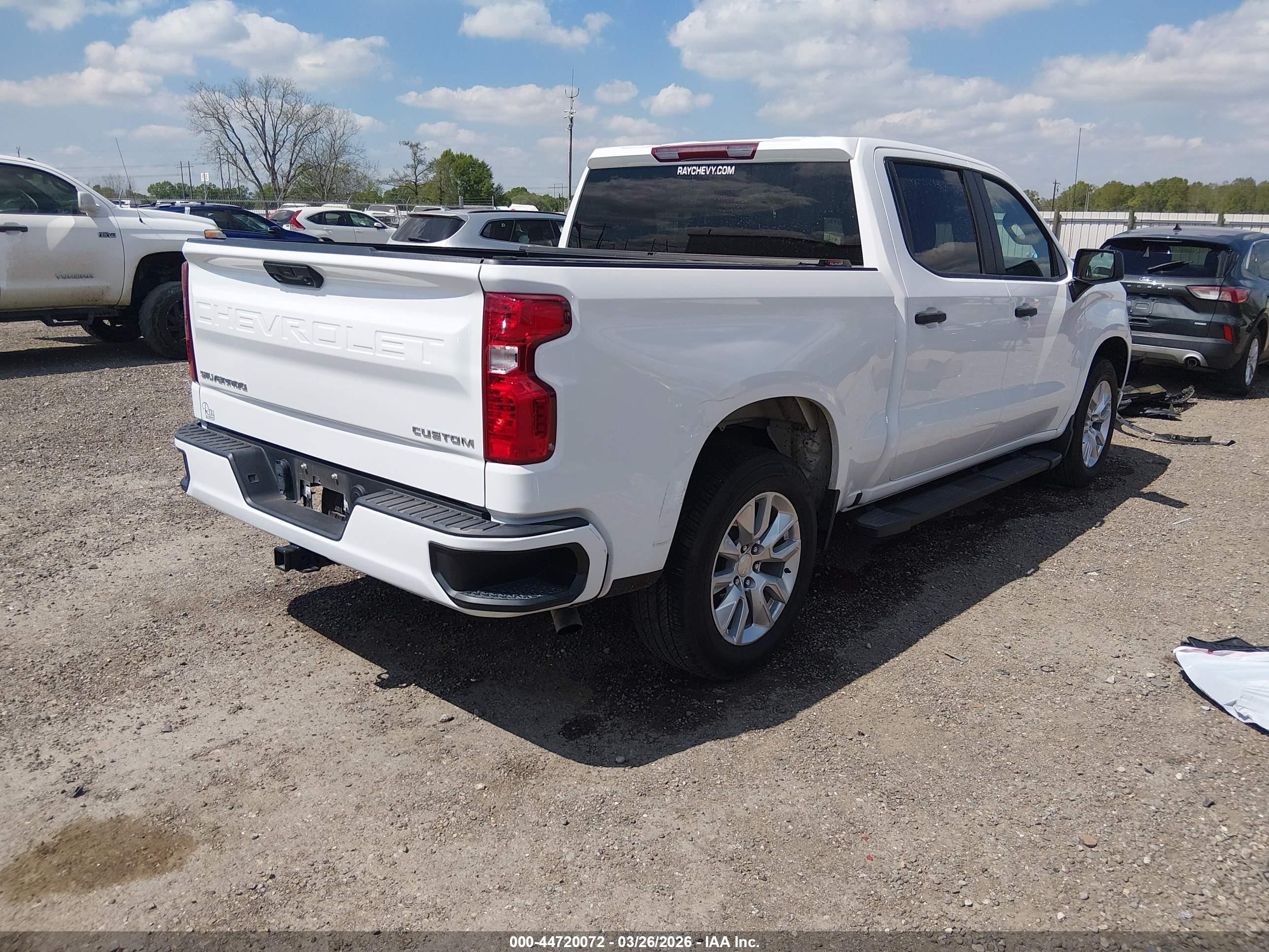 CHEVROLET SILVERADO image 4