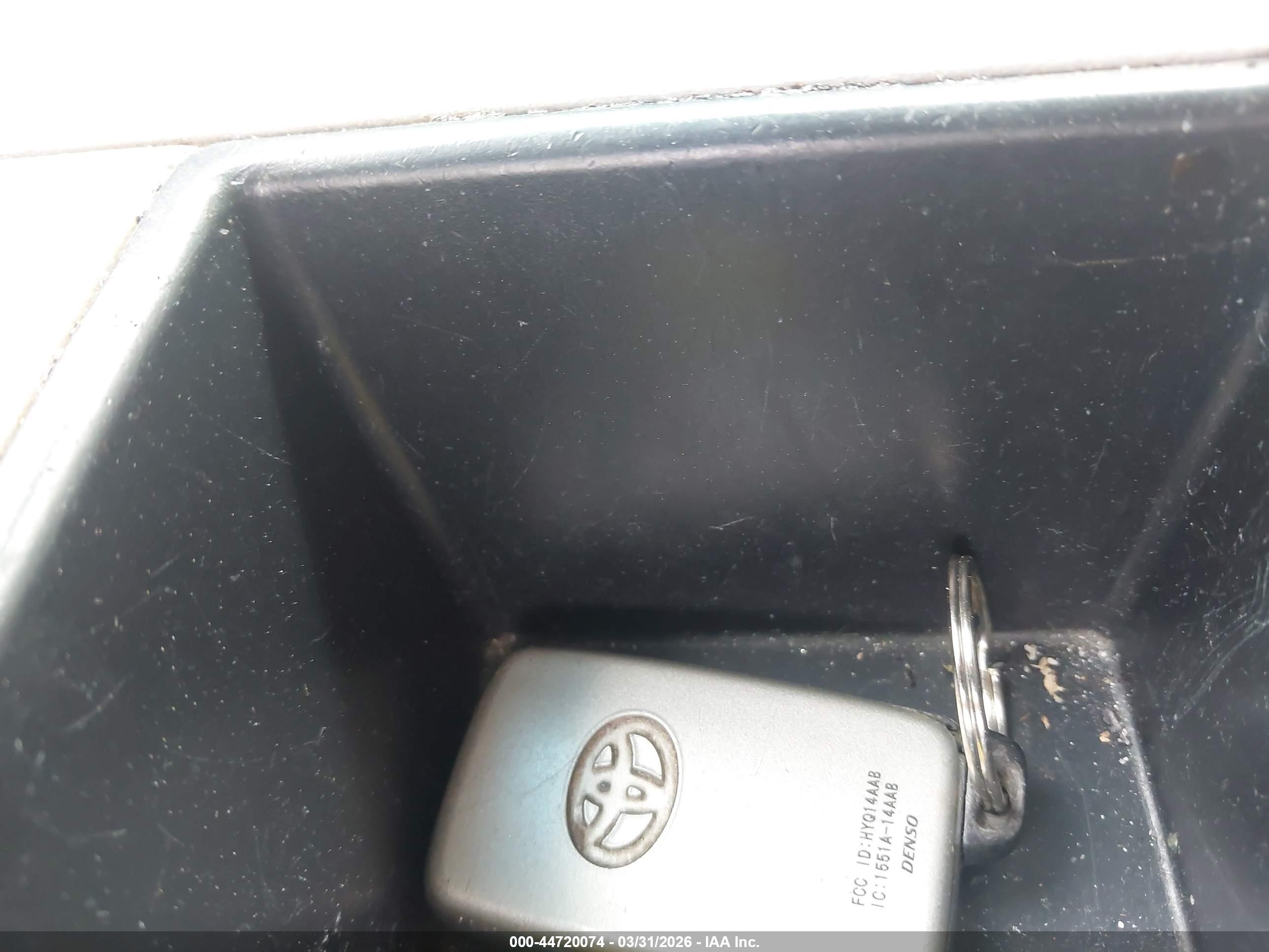 TOYOTA CAMRY image 11