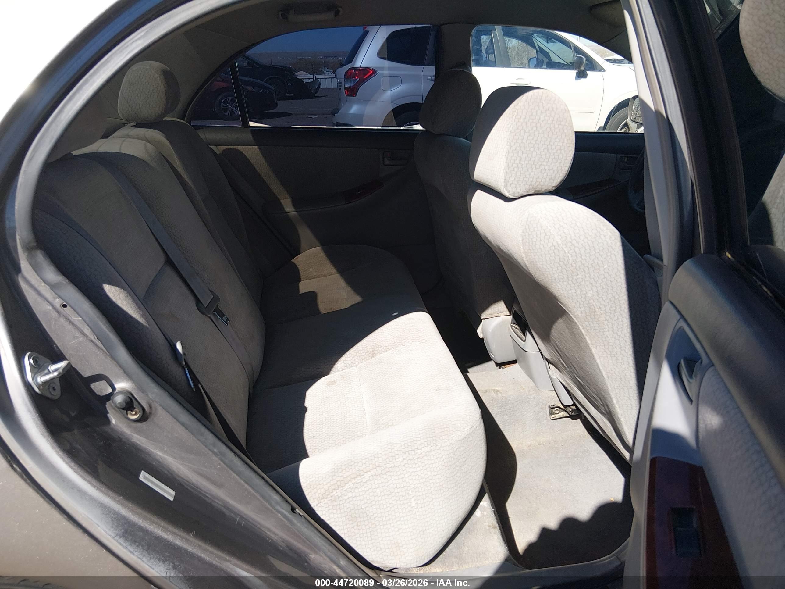 TOYOTA COROLLA image 8