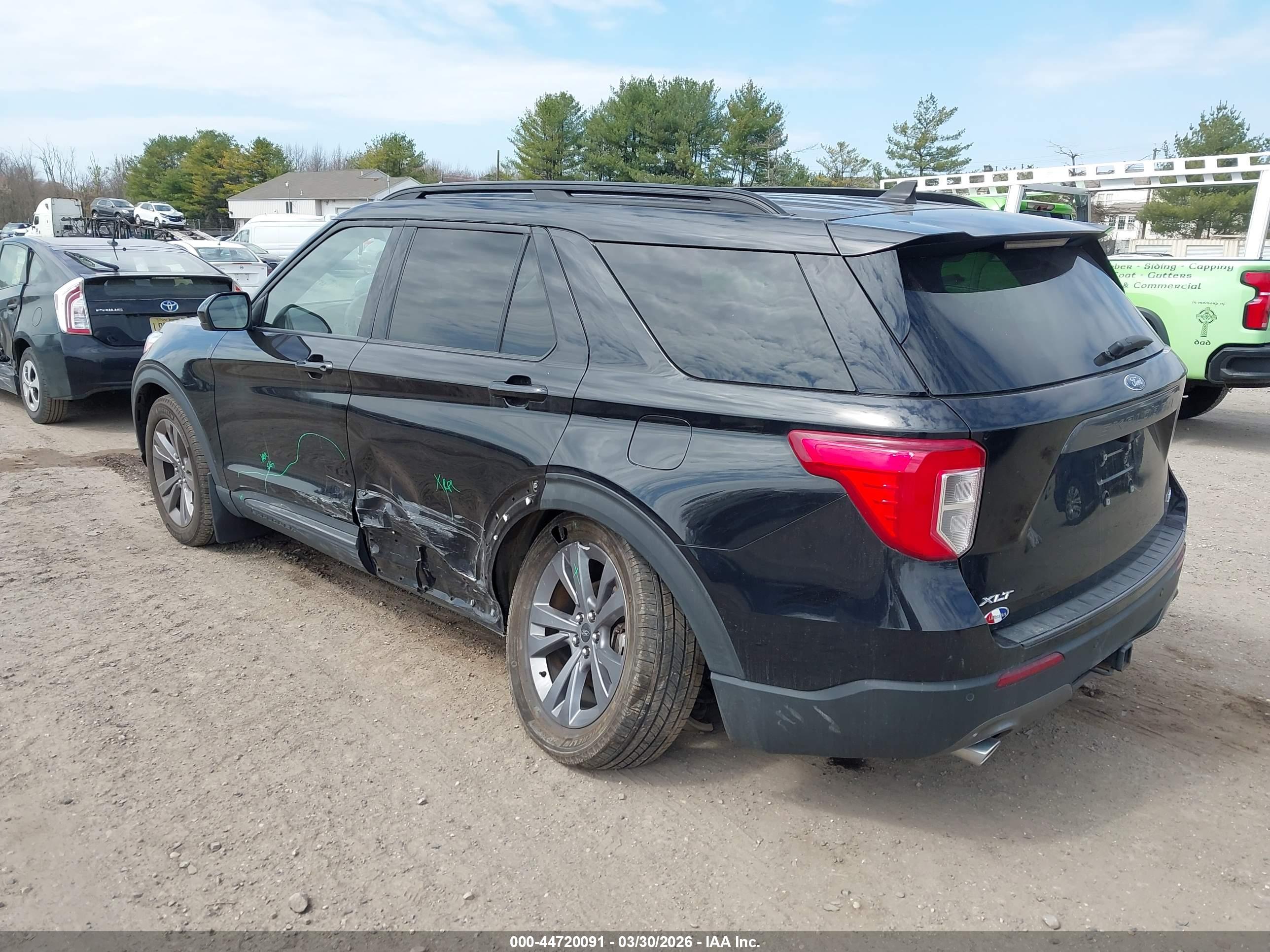 FORD EXPLORER image 3