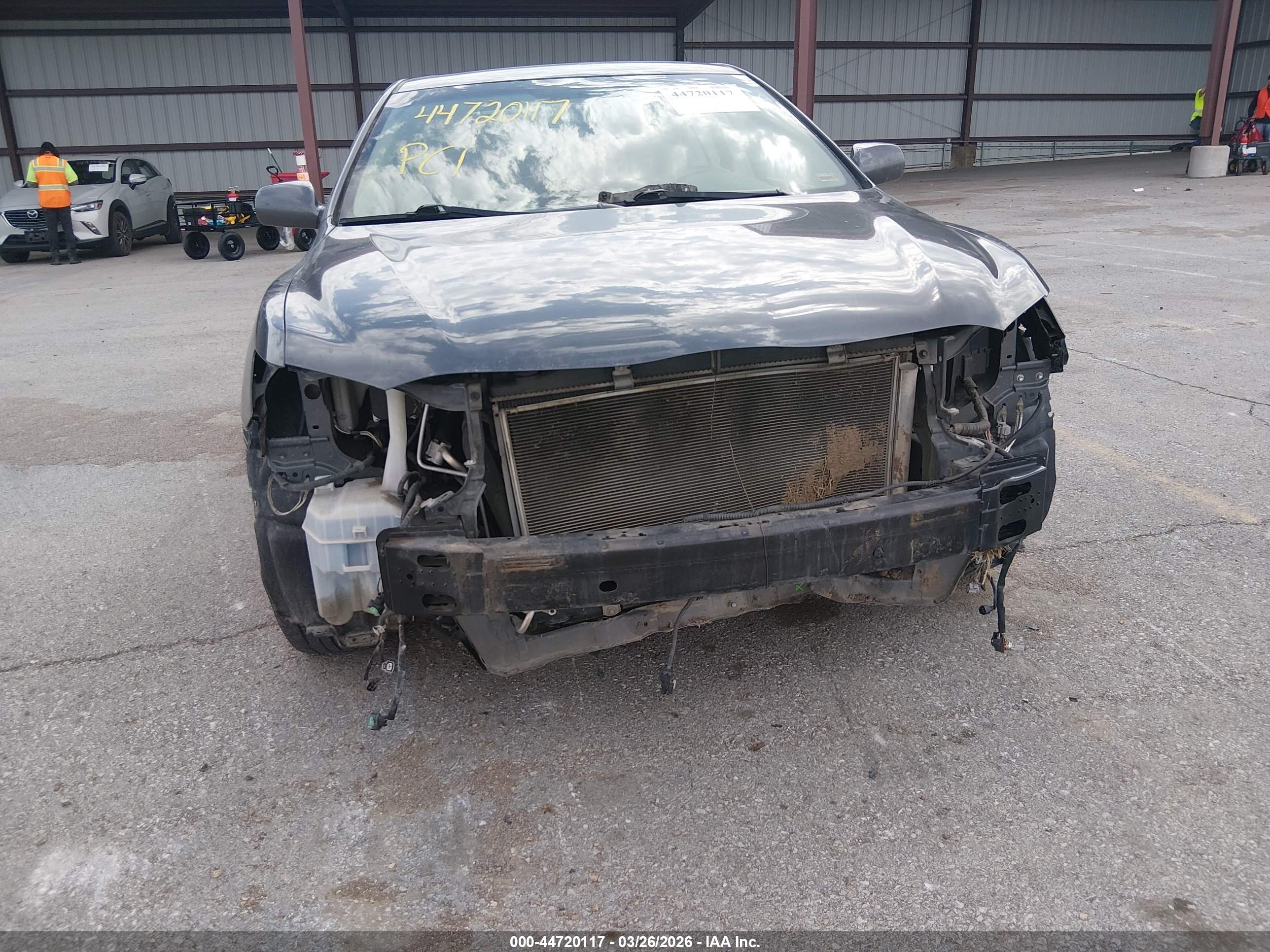 TOYOTA CAMRY image 6