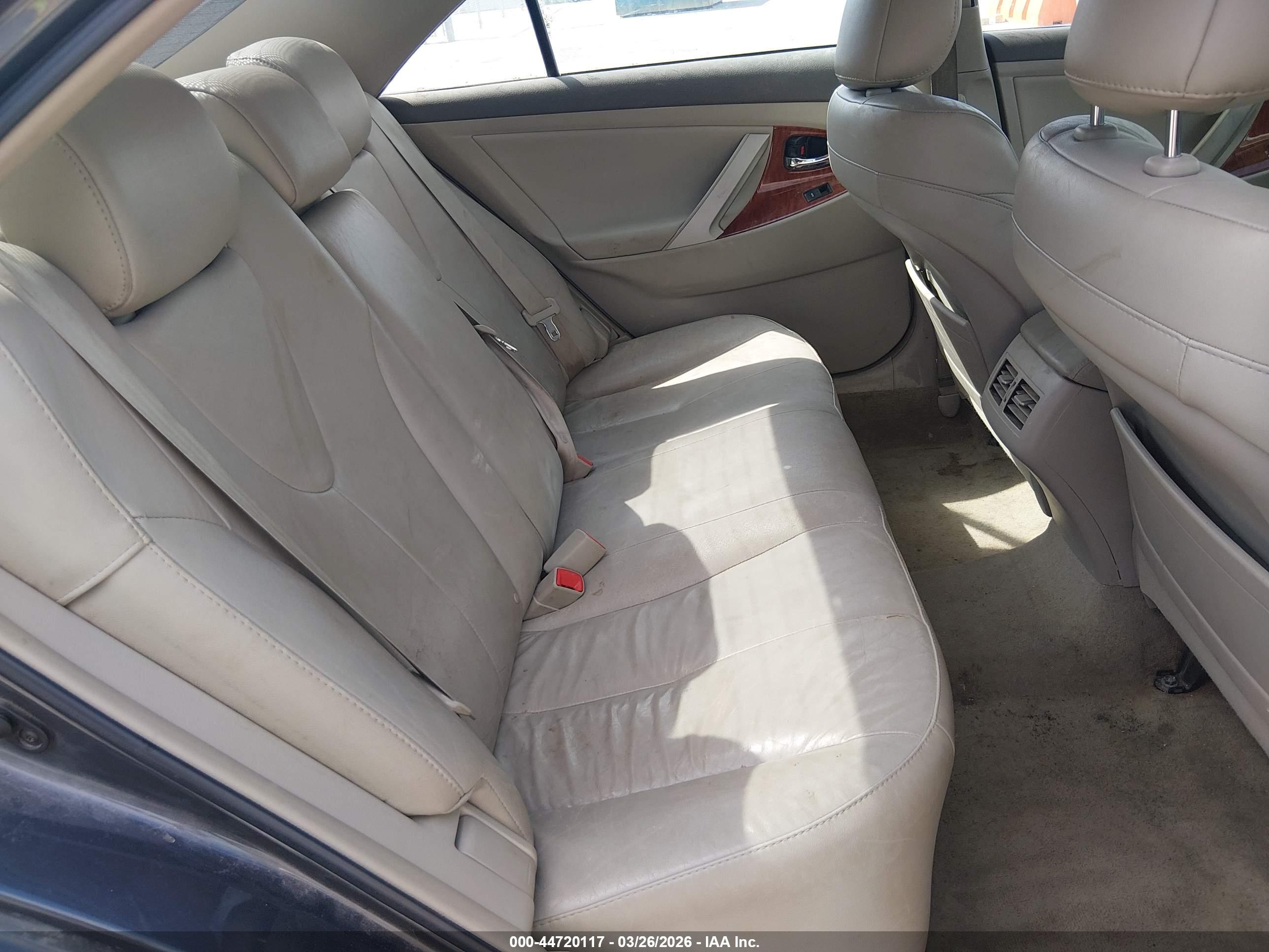 TOYOTA CAMRY image 8