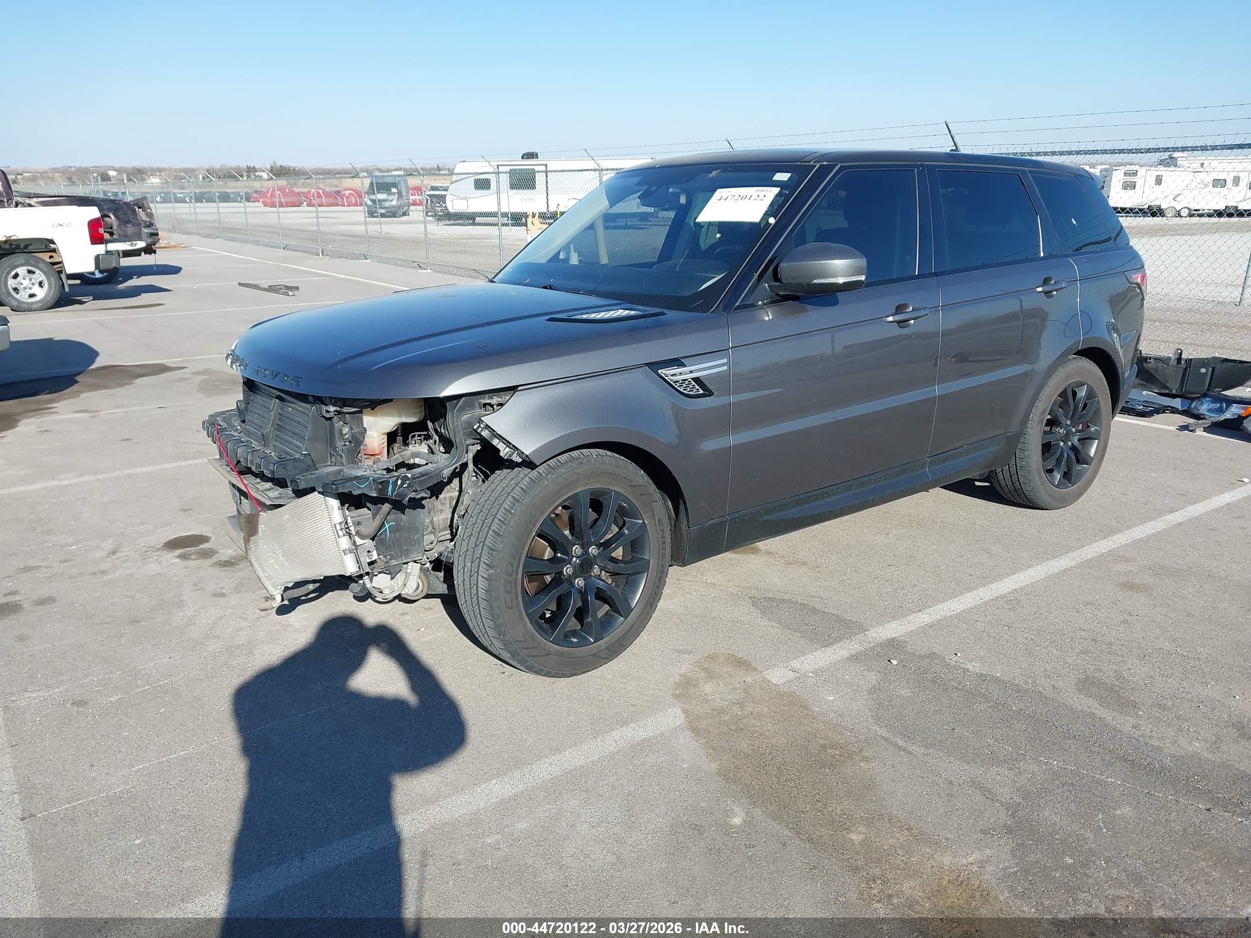 LAND ROVER image 2