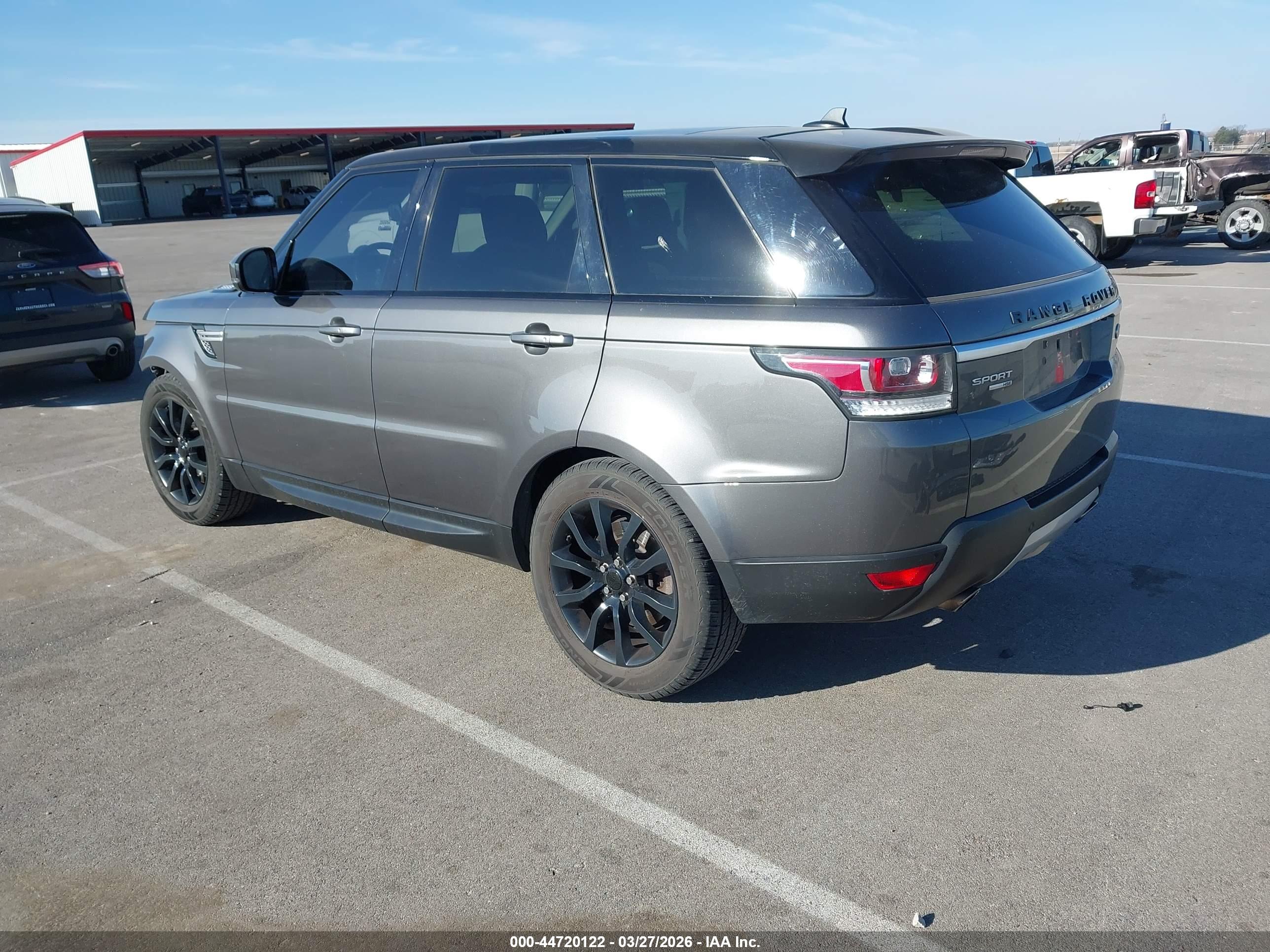 LAND ROVER image 3