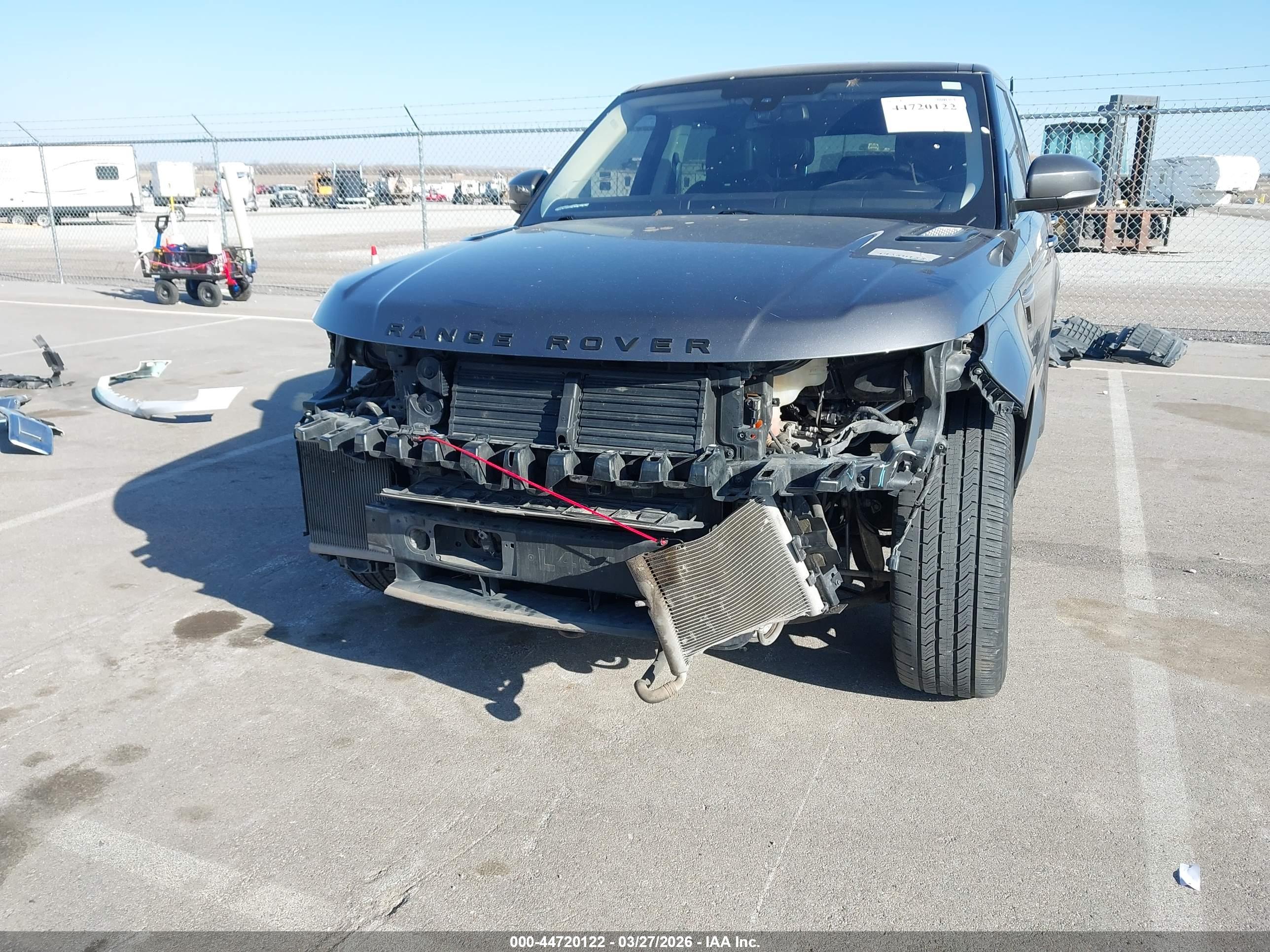 LAND ROVER image 6