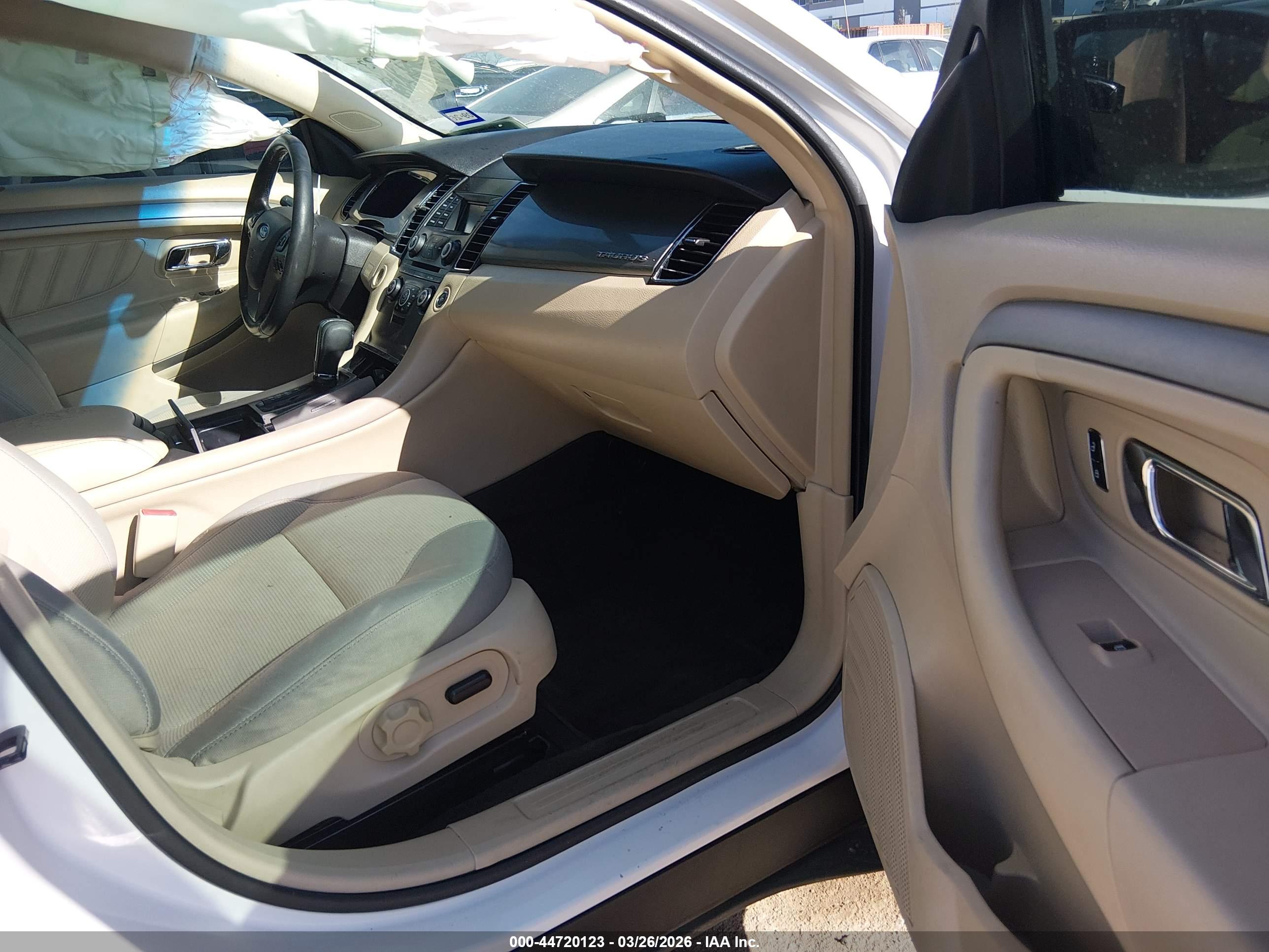 FORD TAURUS image 5