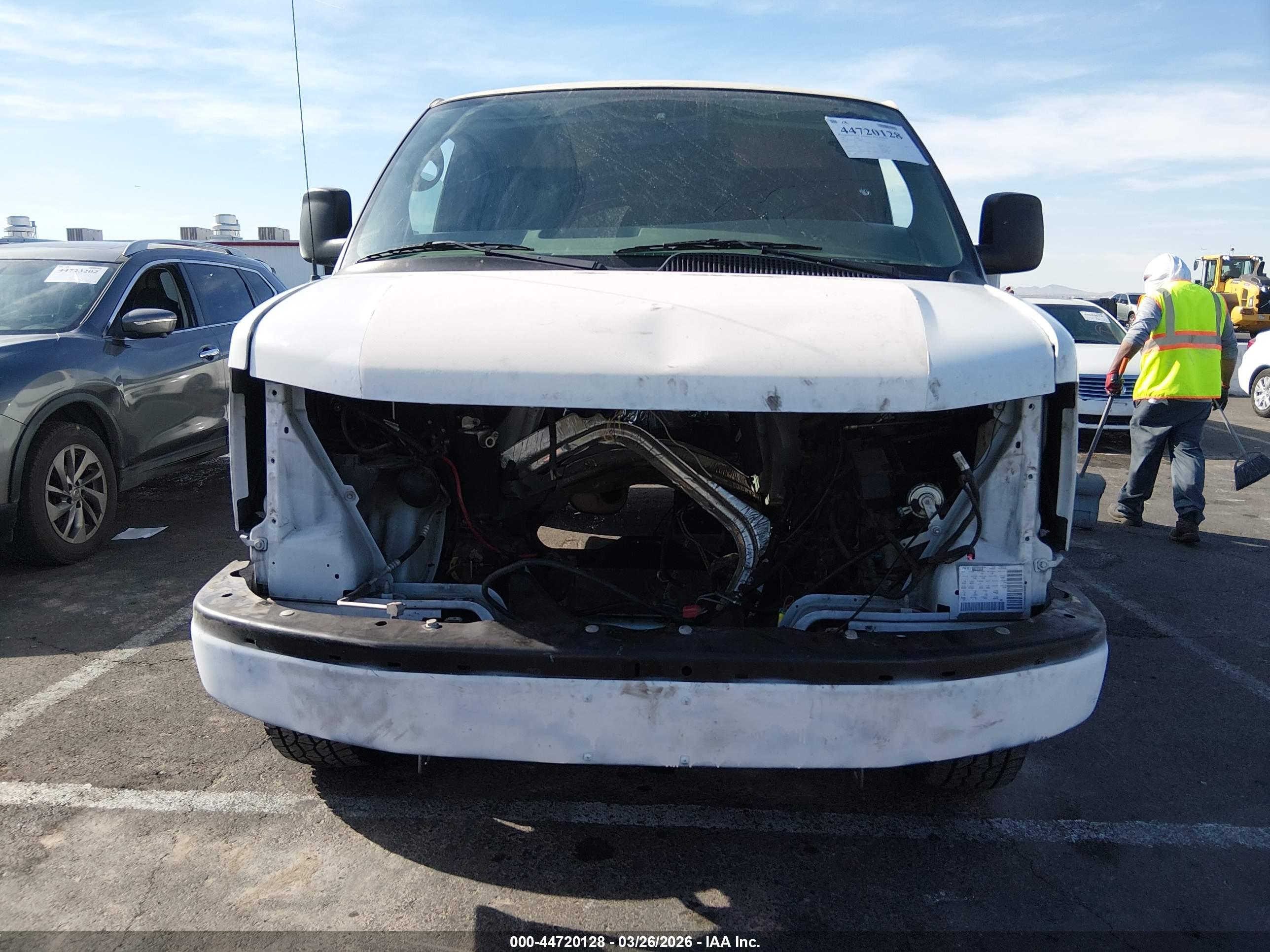 GMC SAVANA image 6