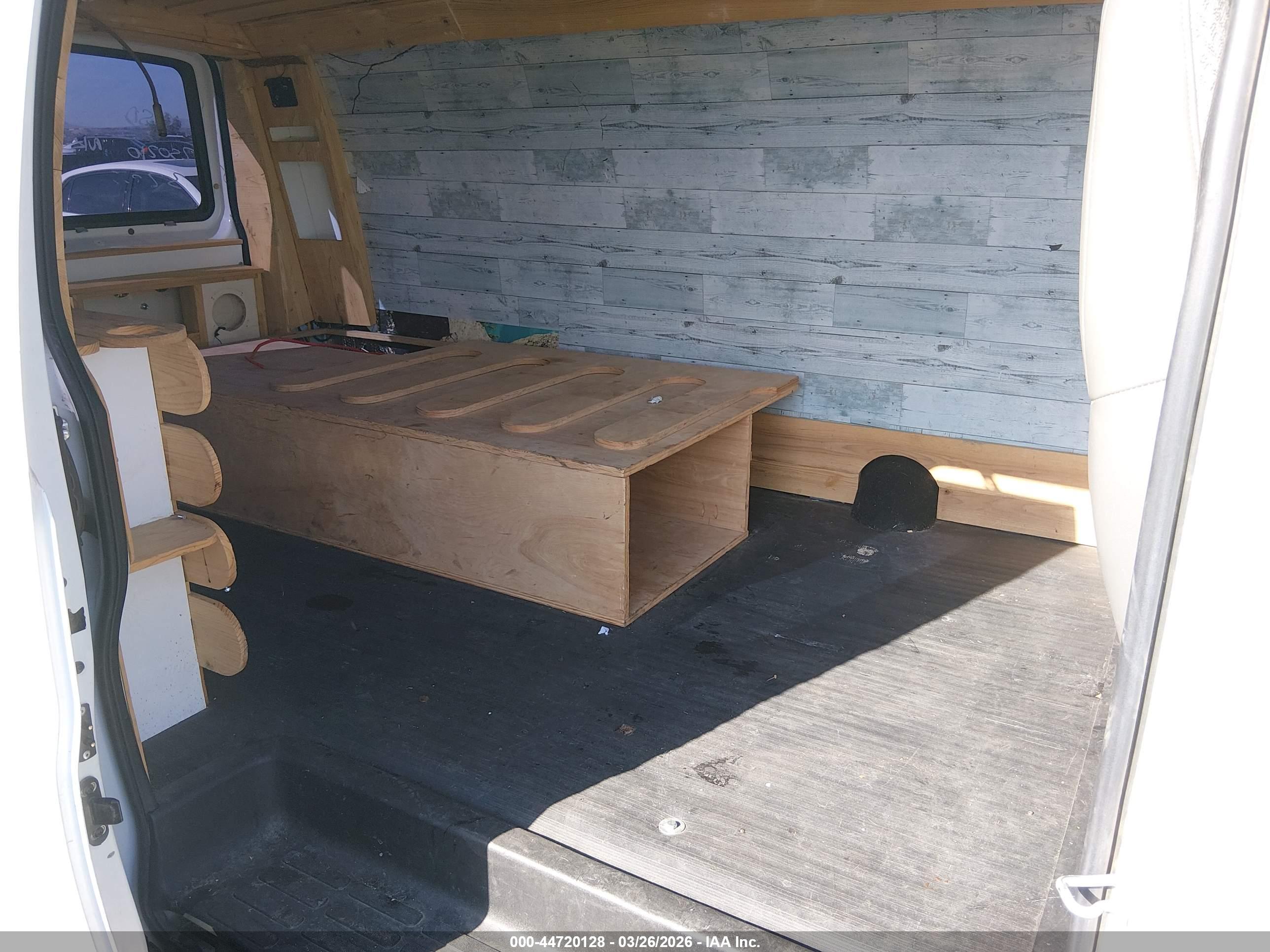 GMC SAVANA image 8