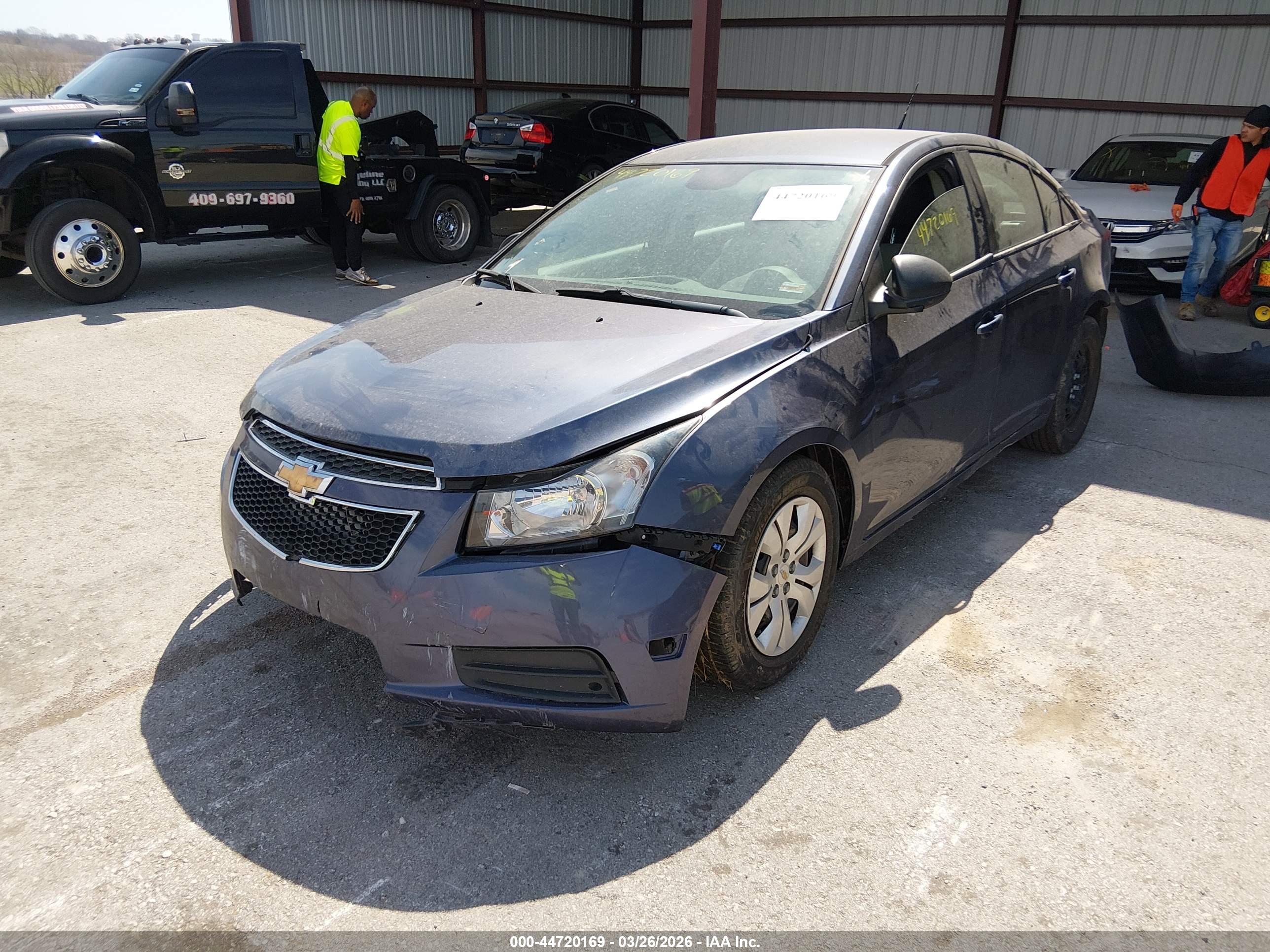 CHEVROLET CRUZE image 2