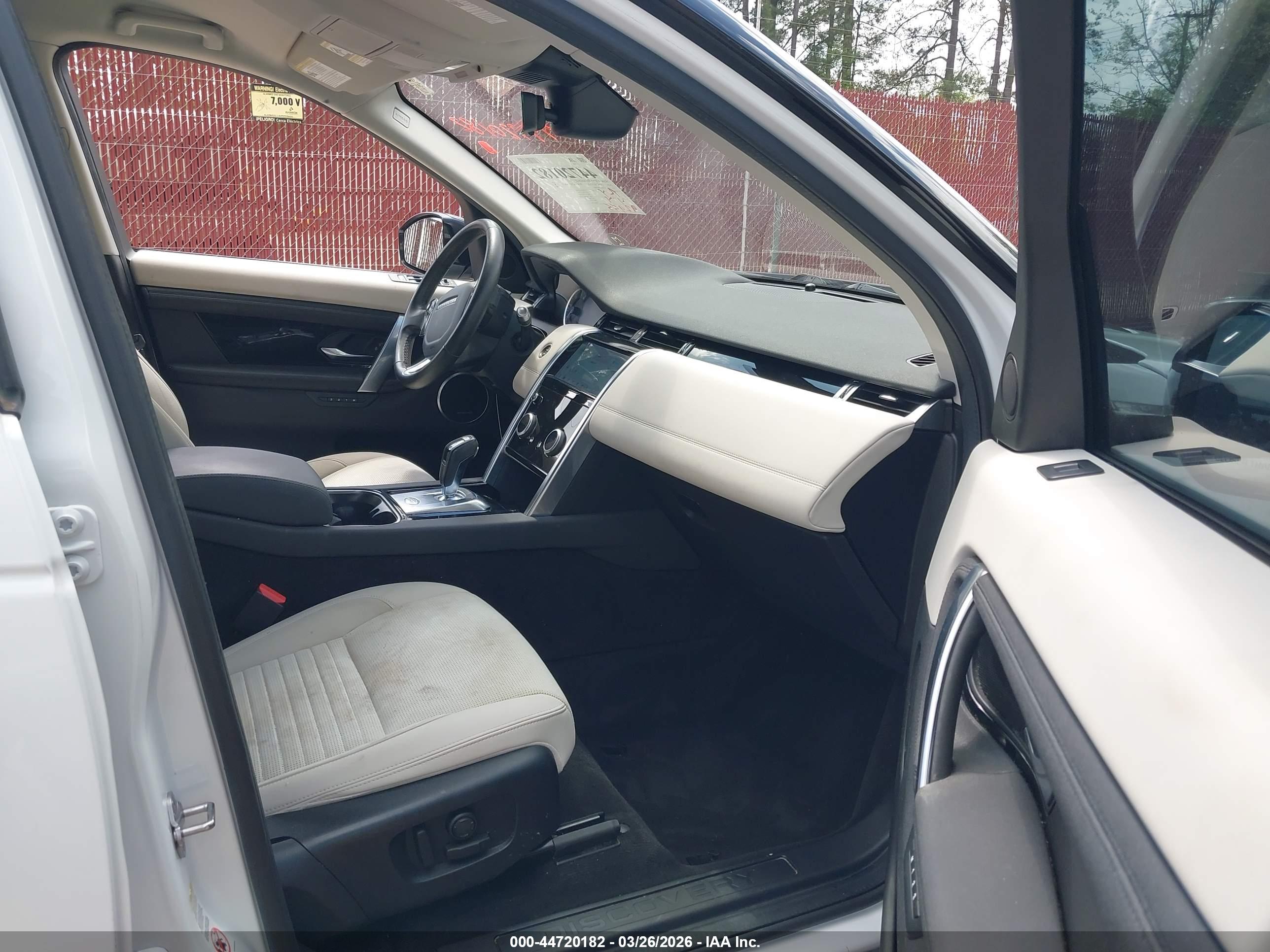 LAND ROVER image 5