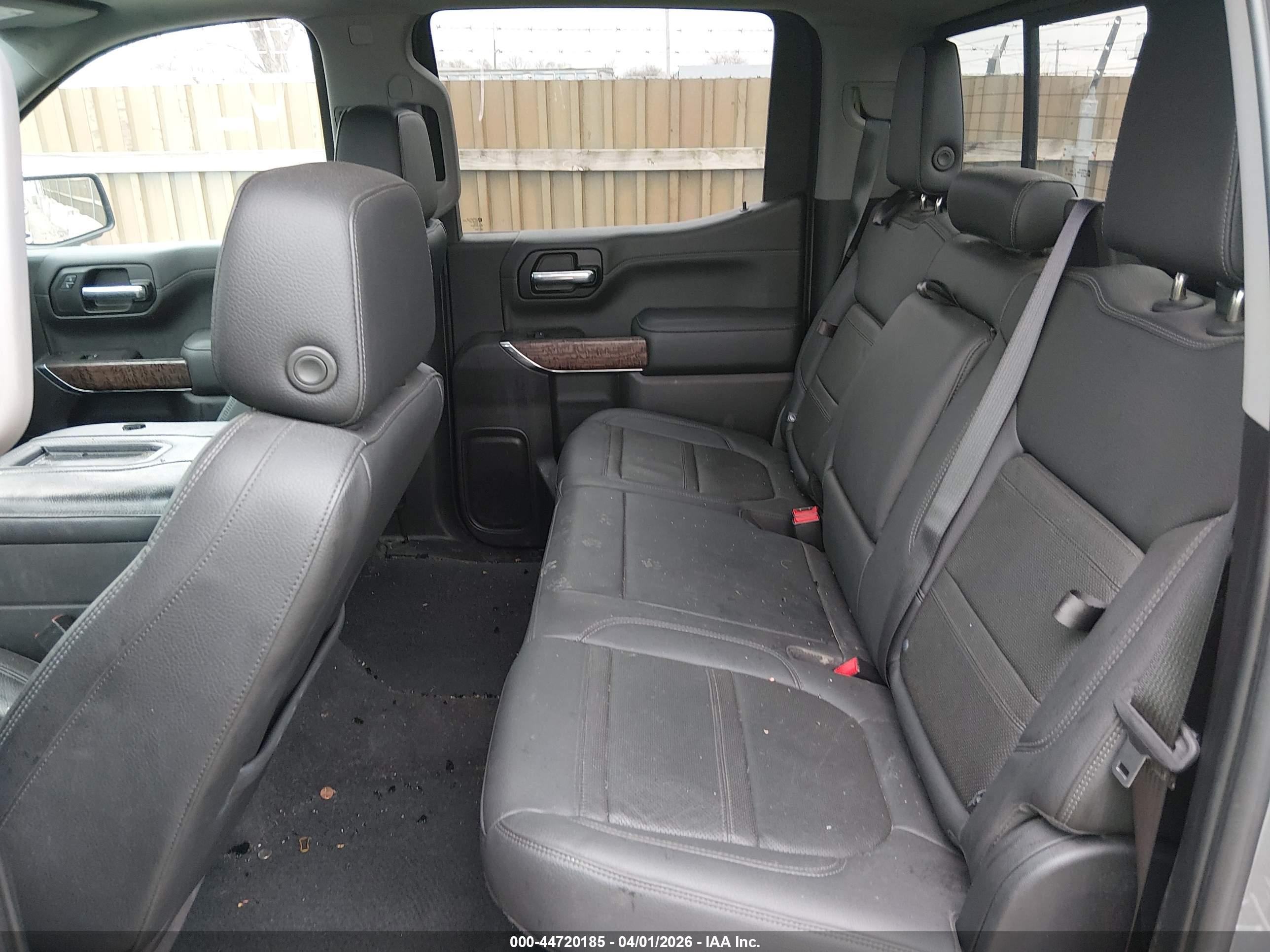 GMC SIERRA image 8