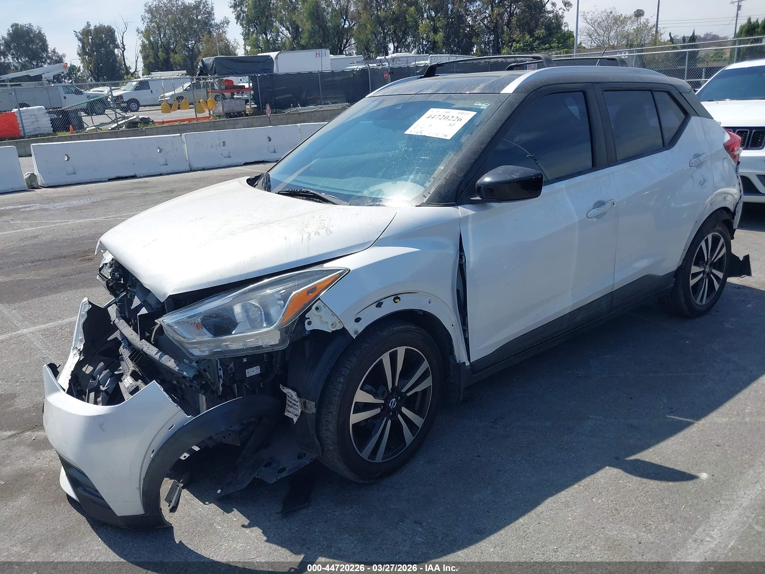 NISSAN KICKS image 2