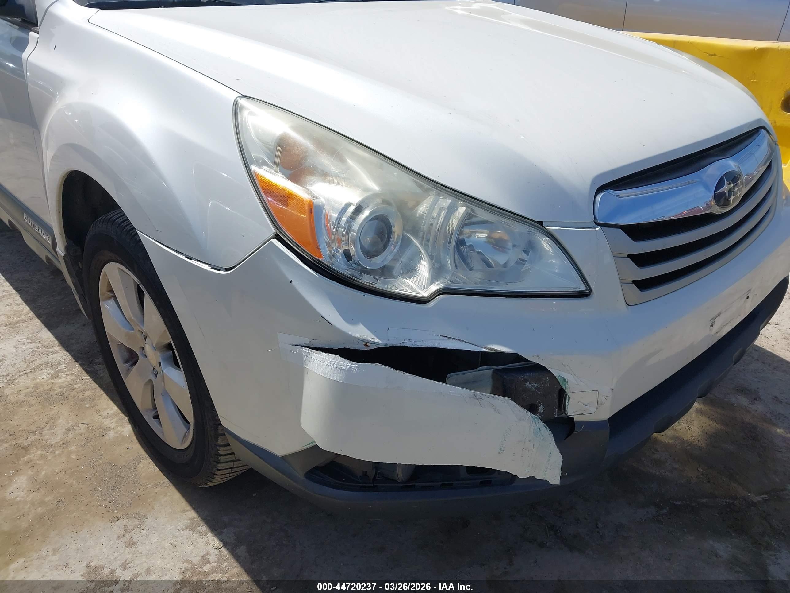 SUBARU OUTBACK image 6