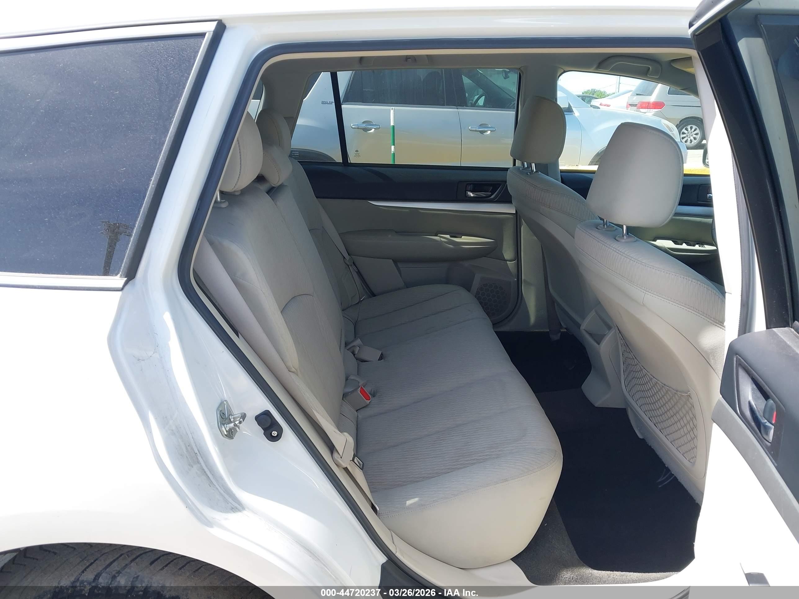 SUBARU OUTBACK image 8
