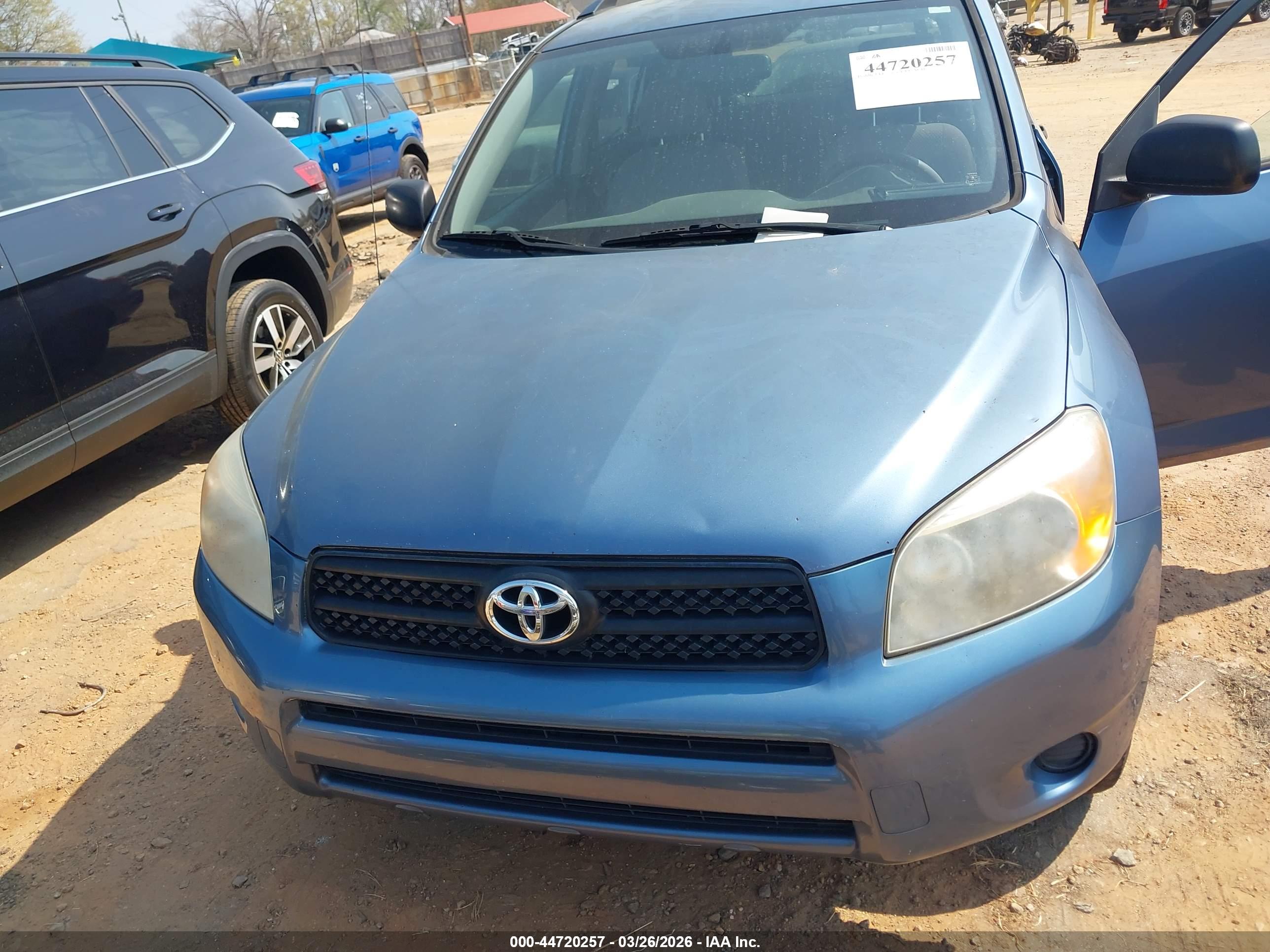TOYOTA RAV4 image 6
