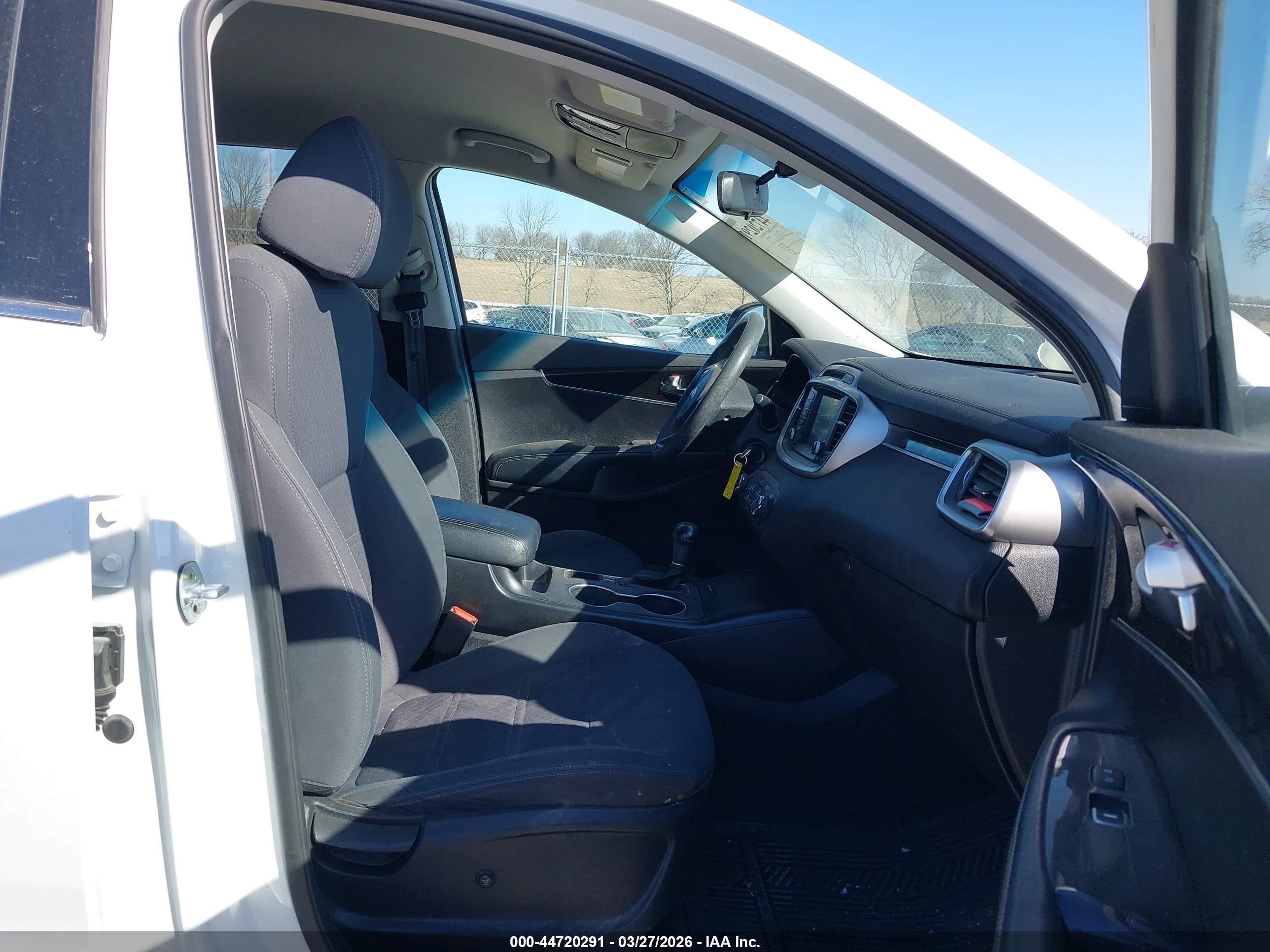 KIA SORENTO image 5