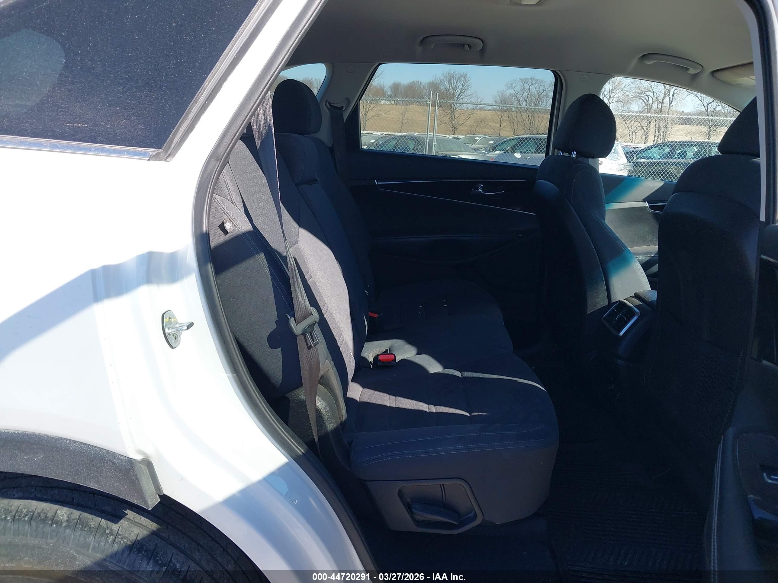 KIA SORENTO image 8