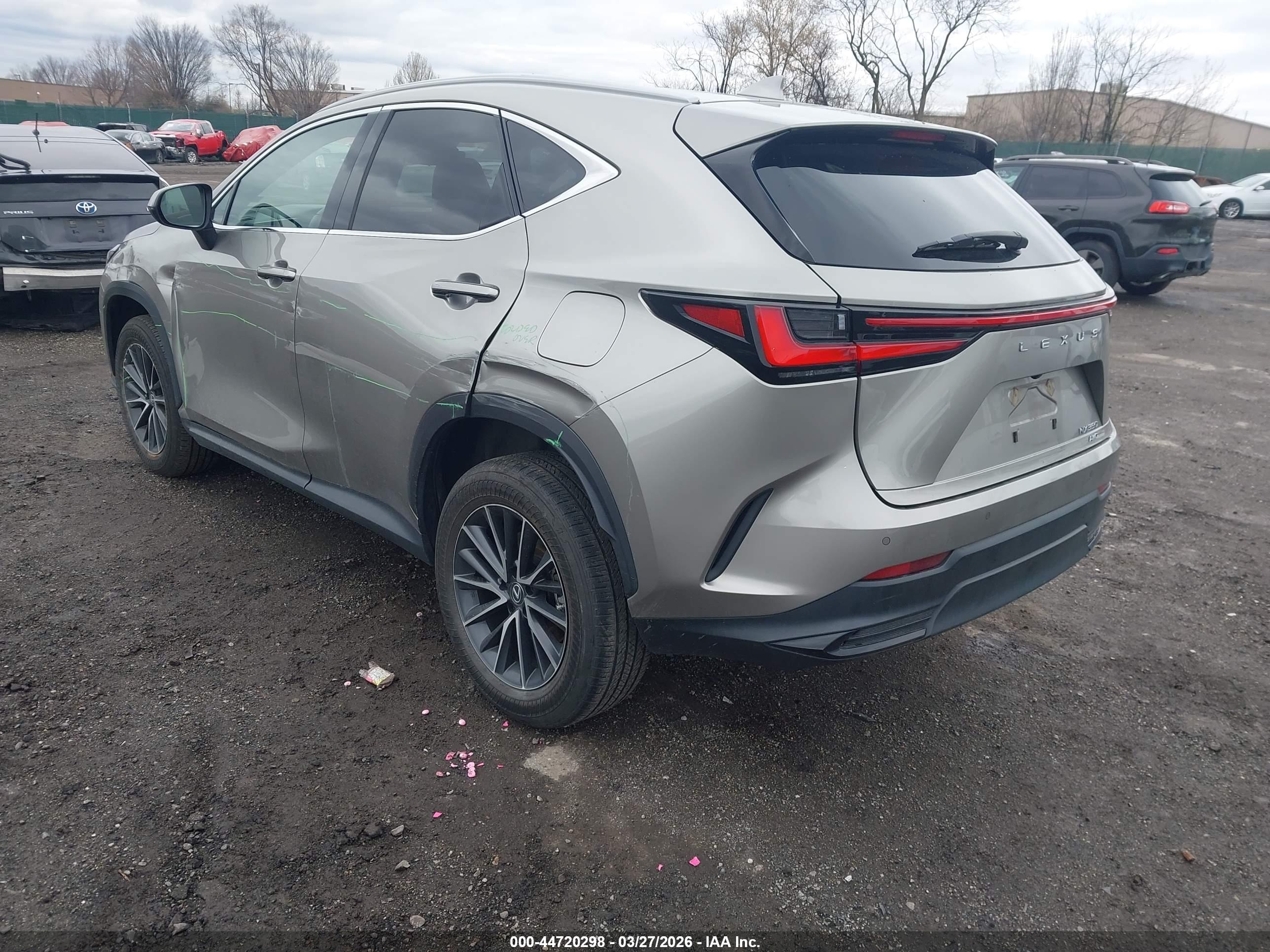 LEXUS NX image 3