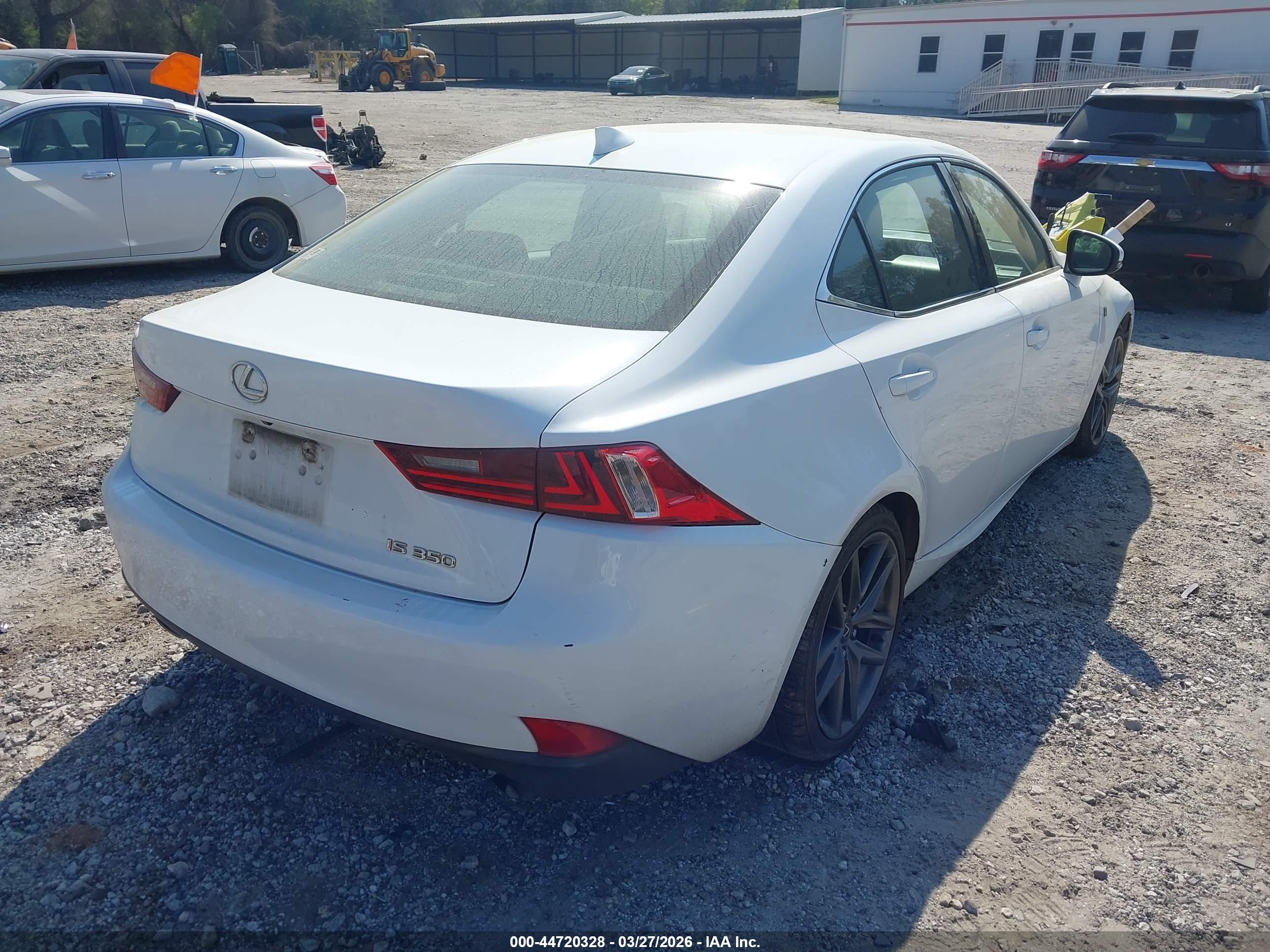 LEXUS IS image 4