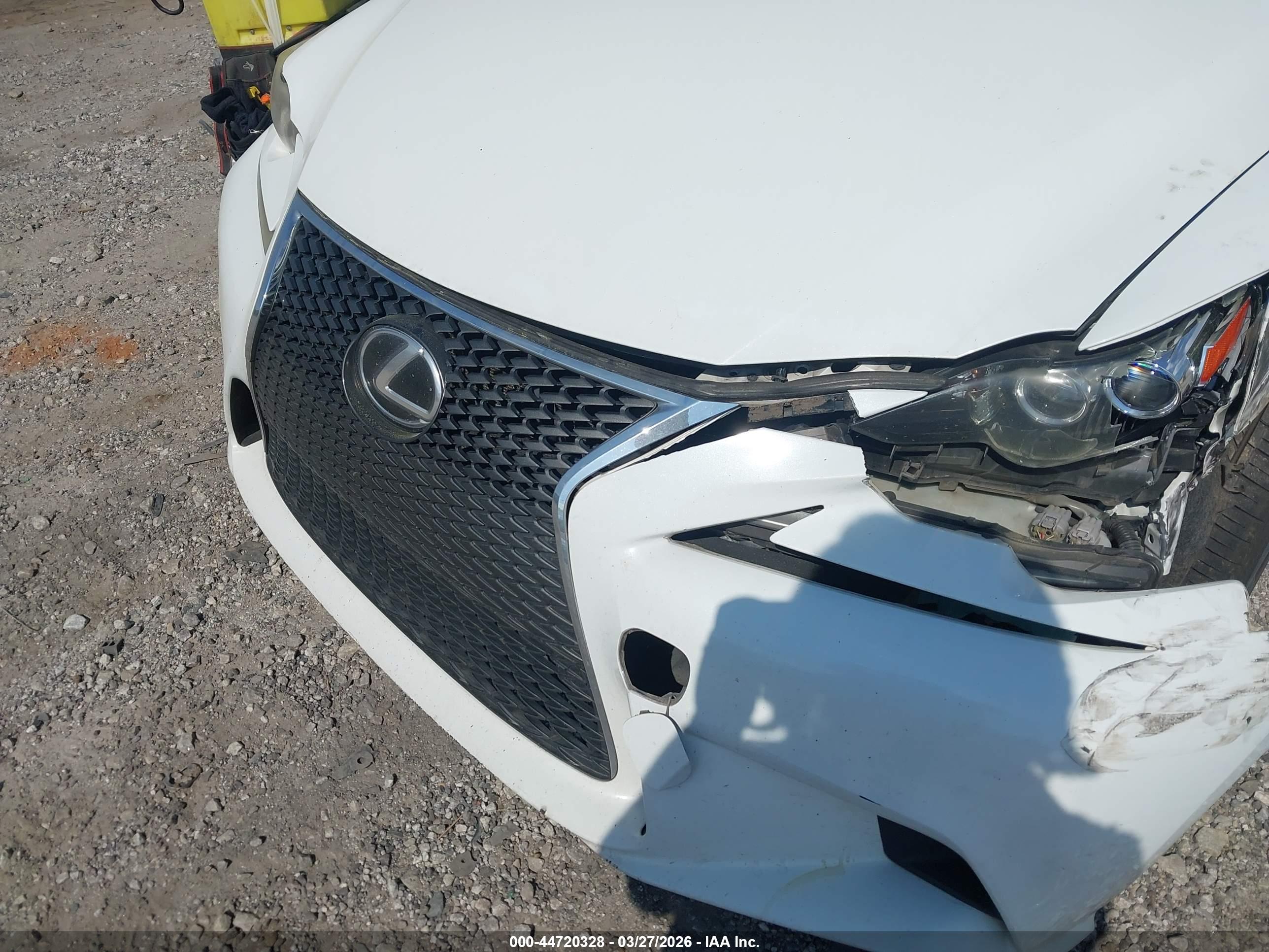 LEXUS IS image 6
