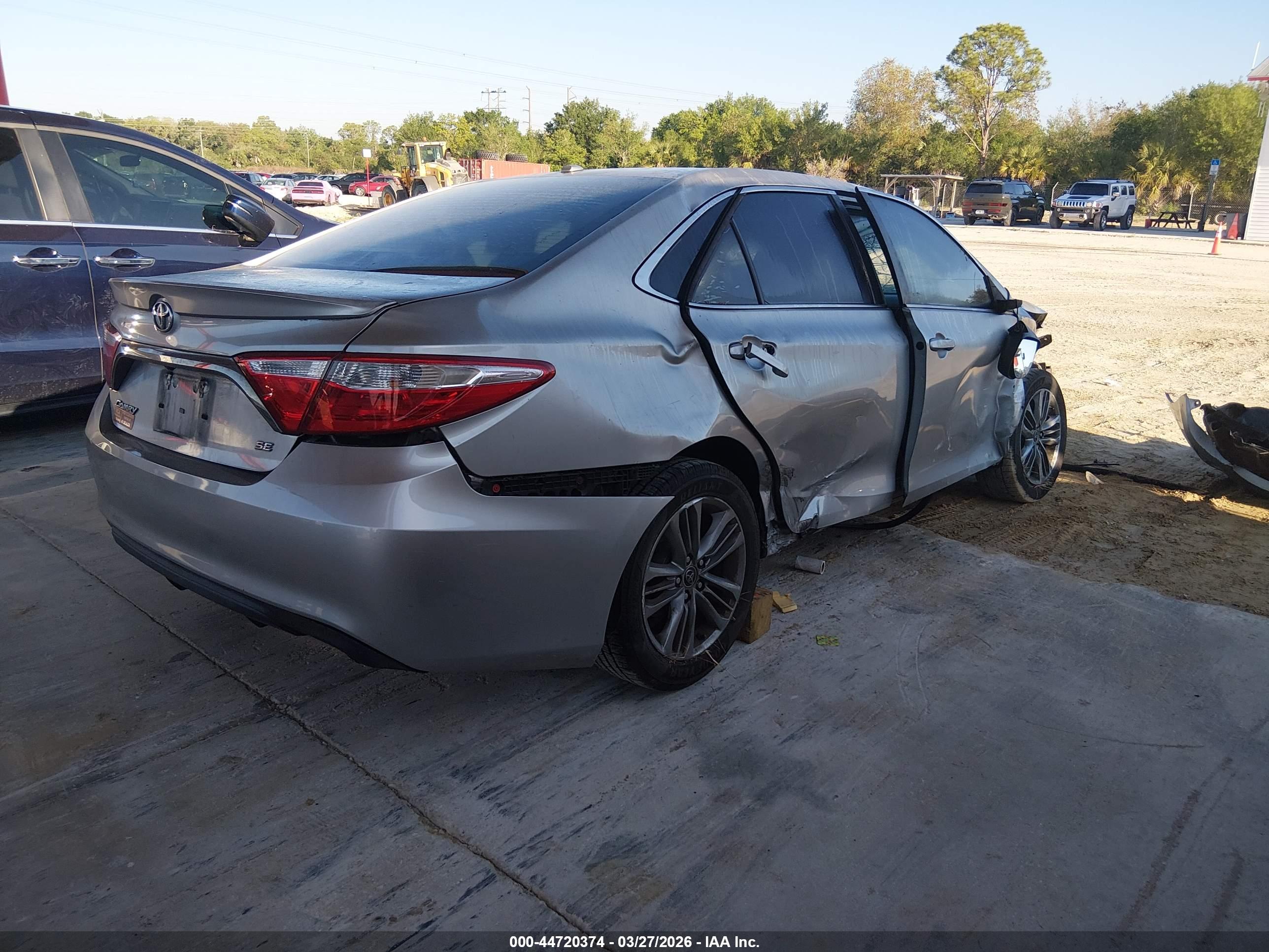 TOYOTA CAMRY image 4