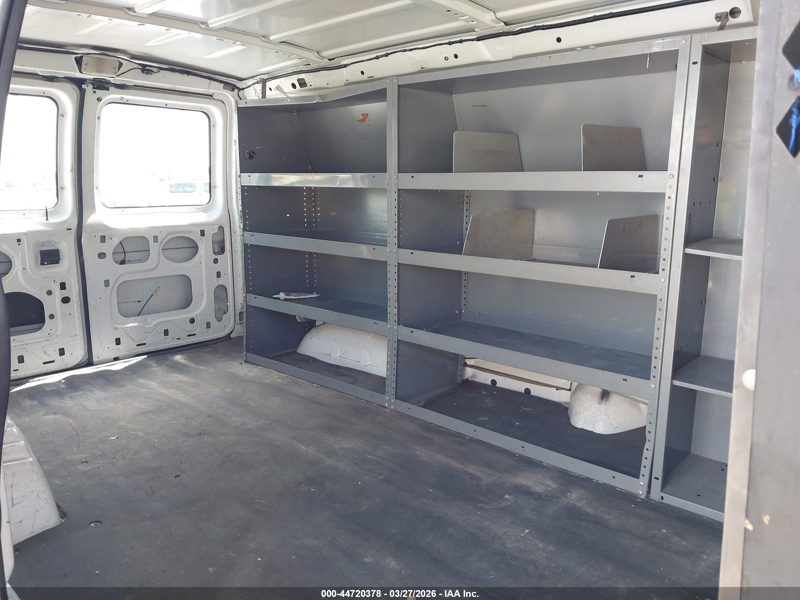 FORD E-250 image 8